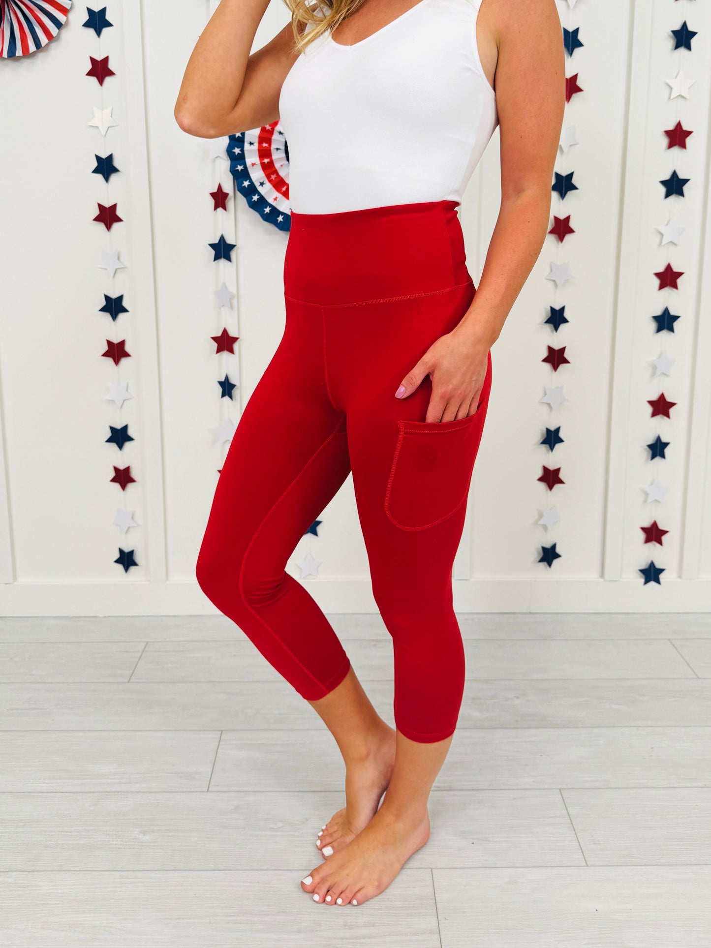 MOCO Exclusive Red Capri Leggings