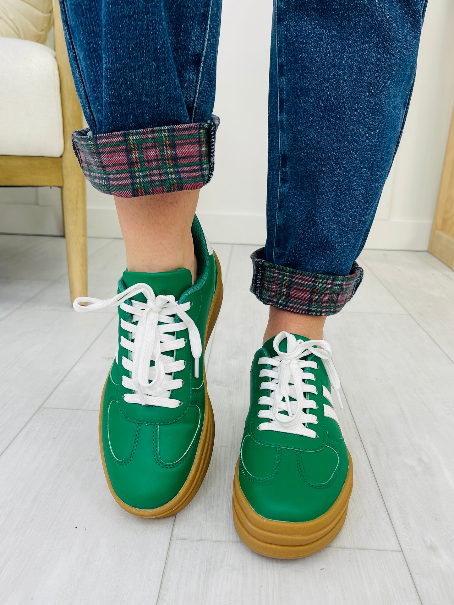 Run The World Sneakers In Green