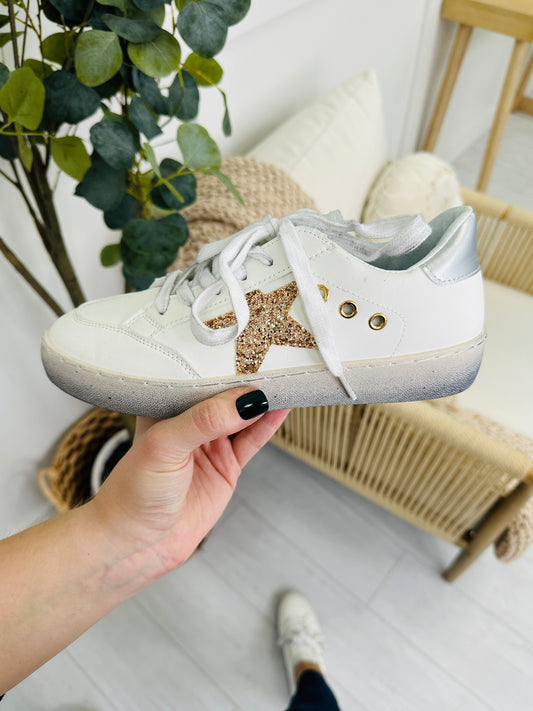 Starlight Steps Sneakers In White/Gold