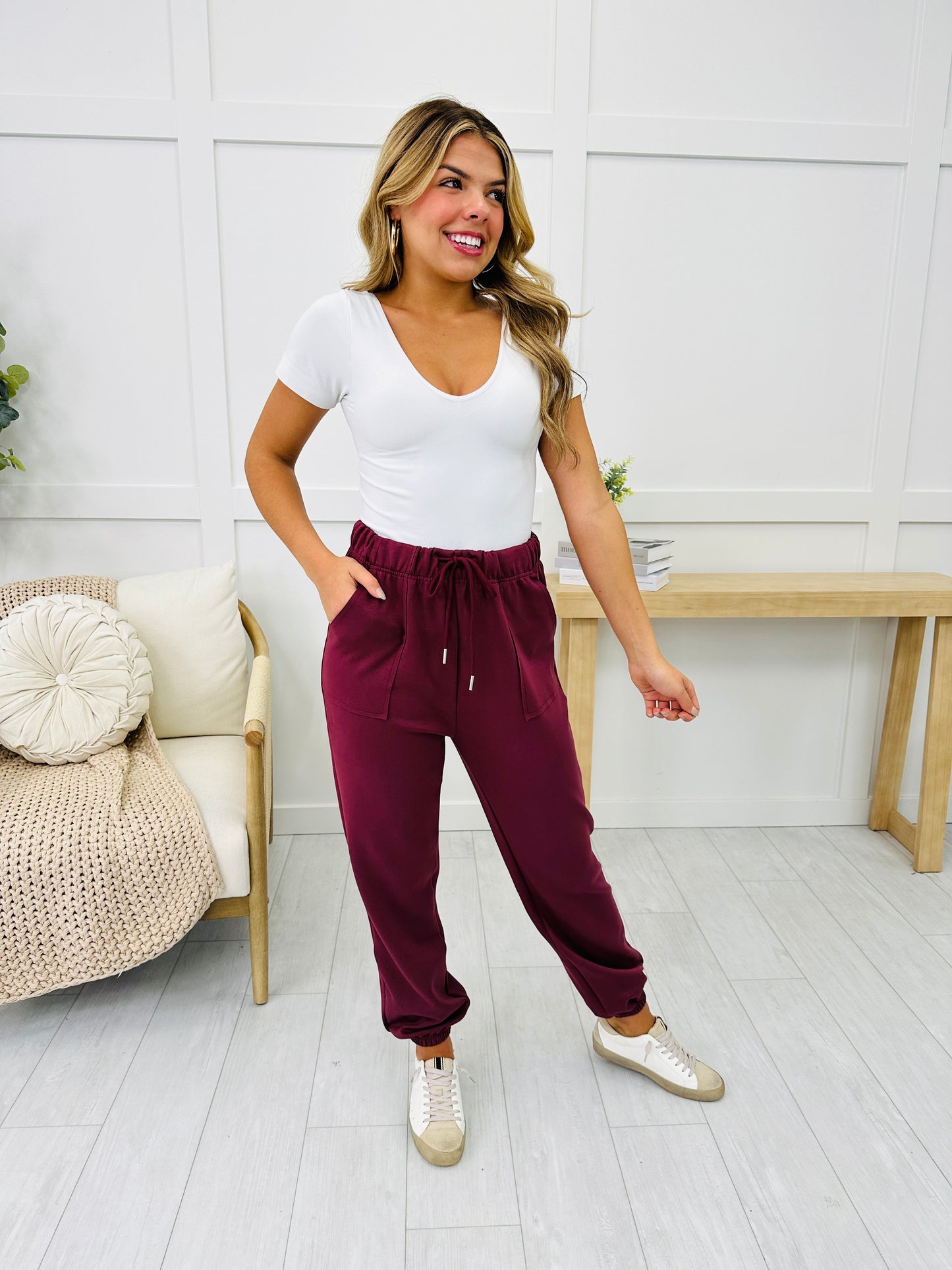 REG/CURVY Merlot Moves Joggers