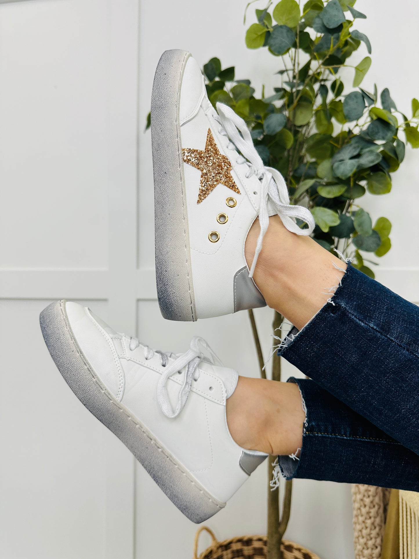 Starlight Steps Sneakers In White/Gold