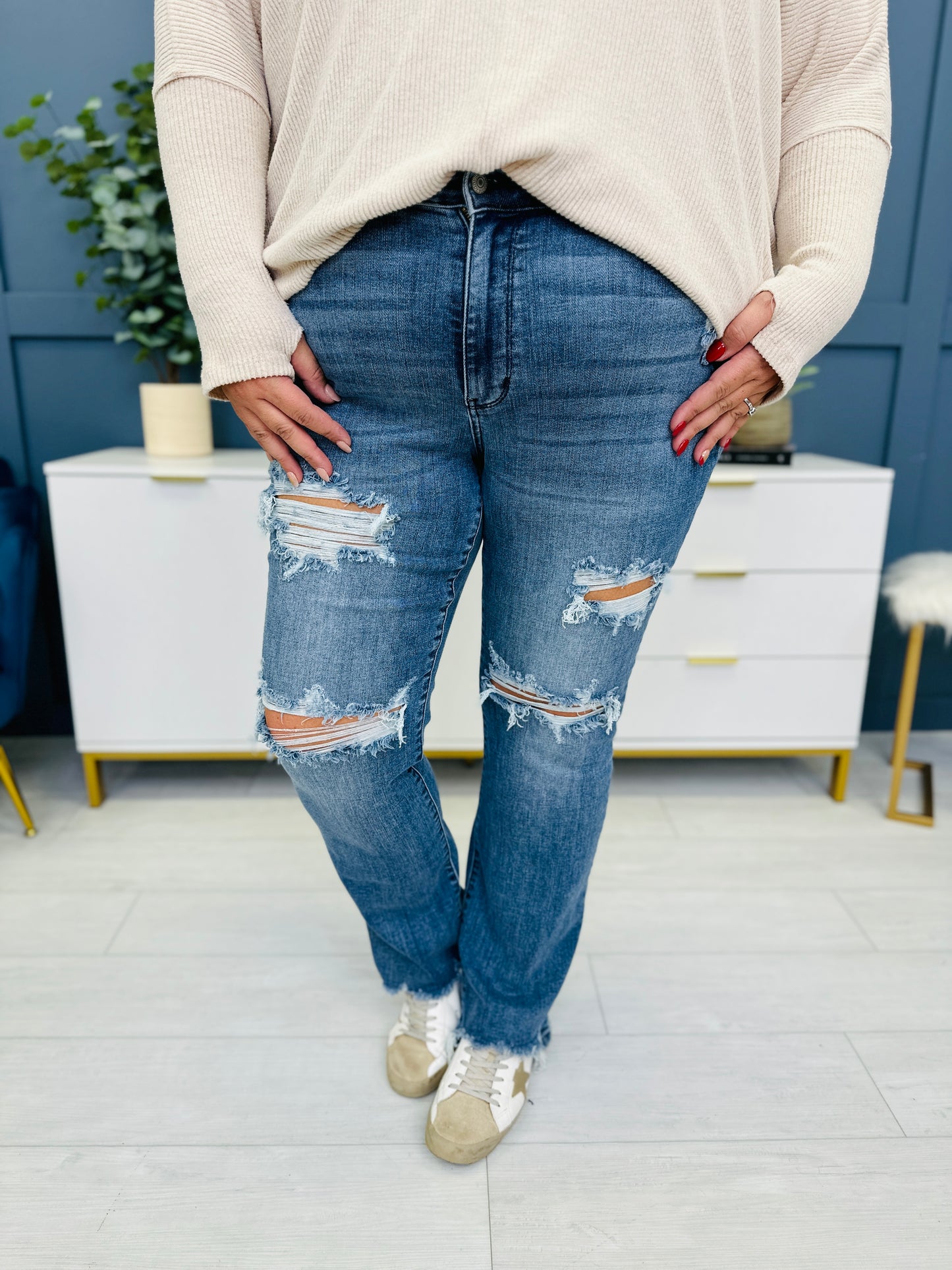 Judy Blue REG/CURVY Get Something Straight Mid Rise Jeans