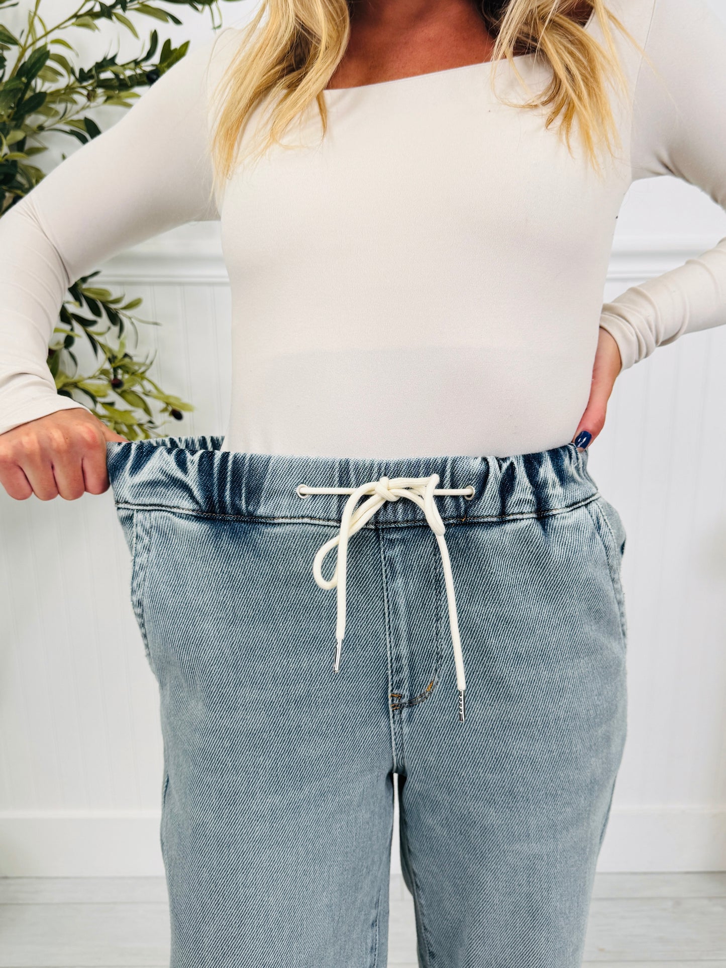 Judy Blue Laid Back Luxury Baggy Jeans