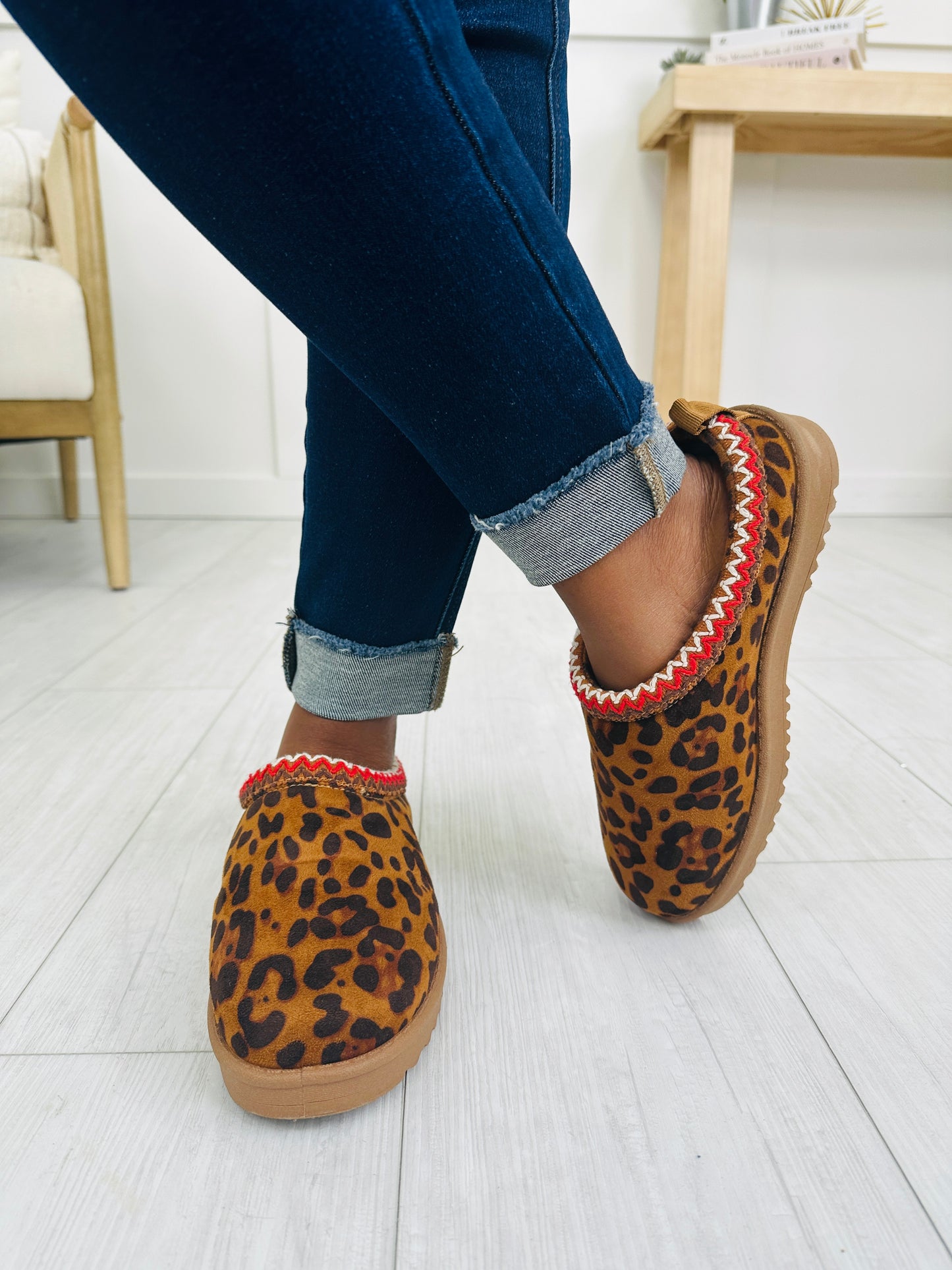 Snuggle Stitch Clogs in Leopard