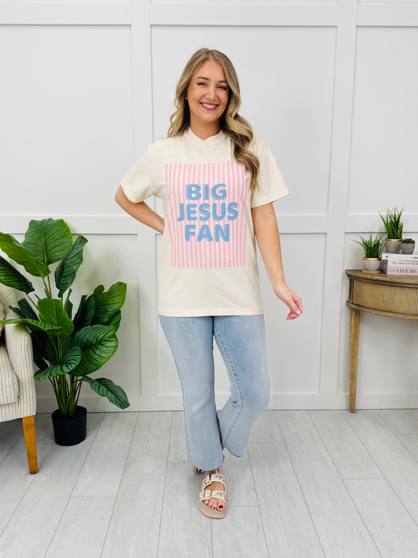 Big Jesus Fan Graphic Tee