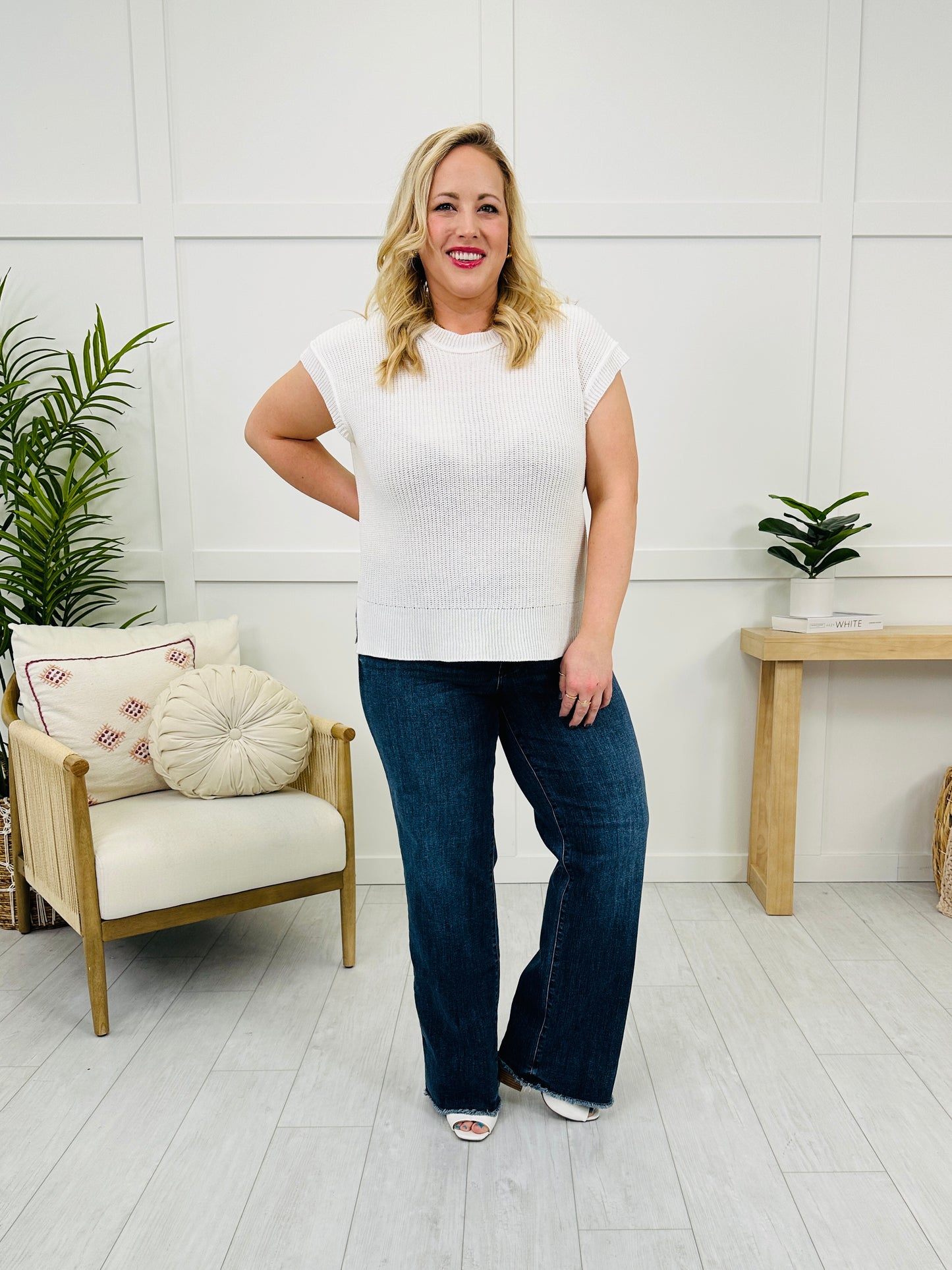 Judy Blue Far and Wide Leg Jeans in Reg/Curvy