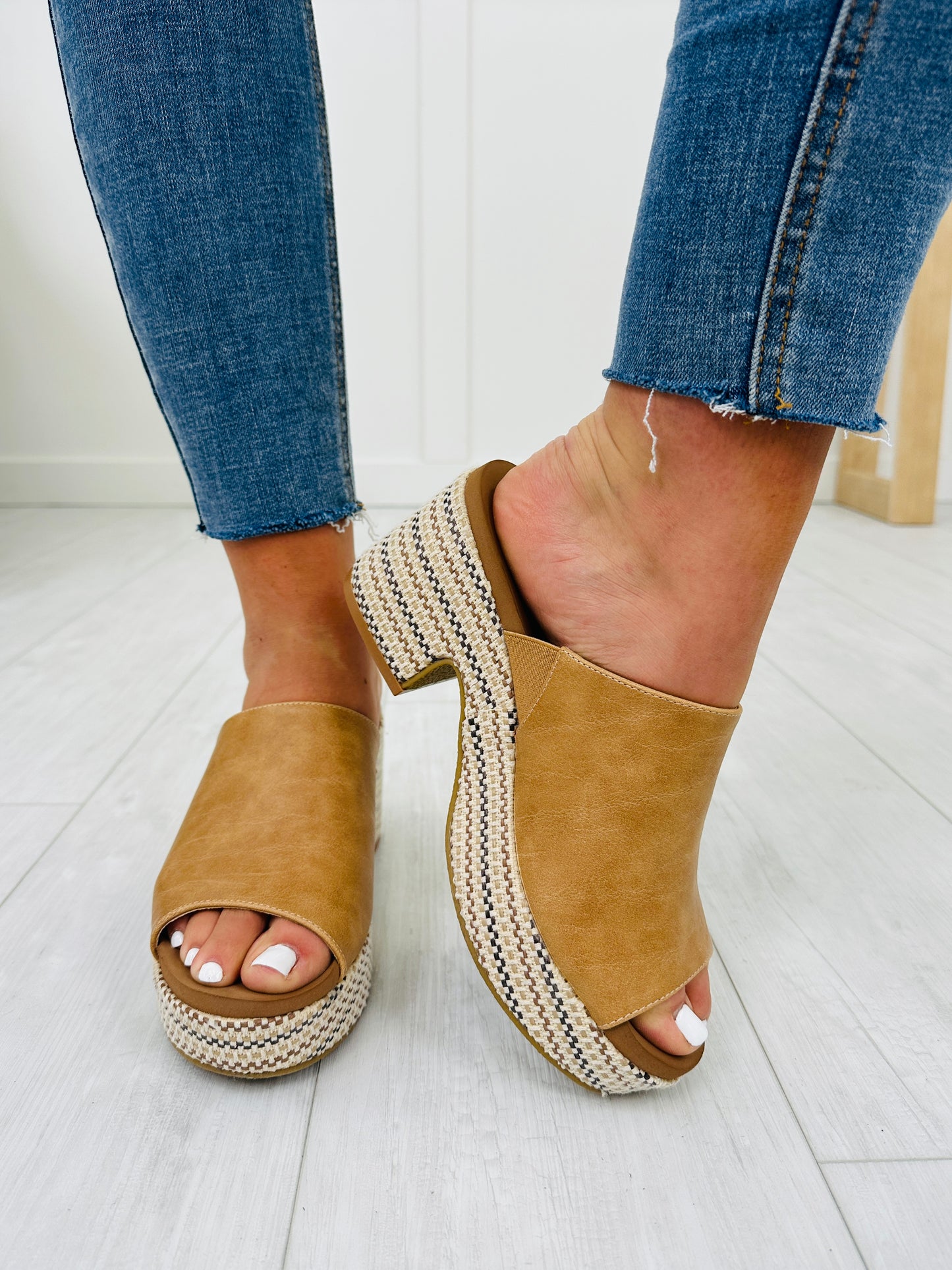 Timeless Tread Wedges In Caramel