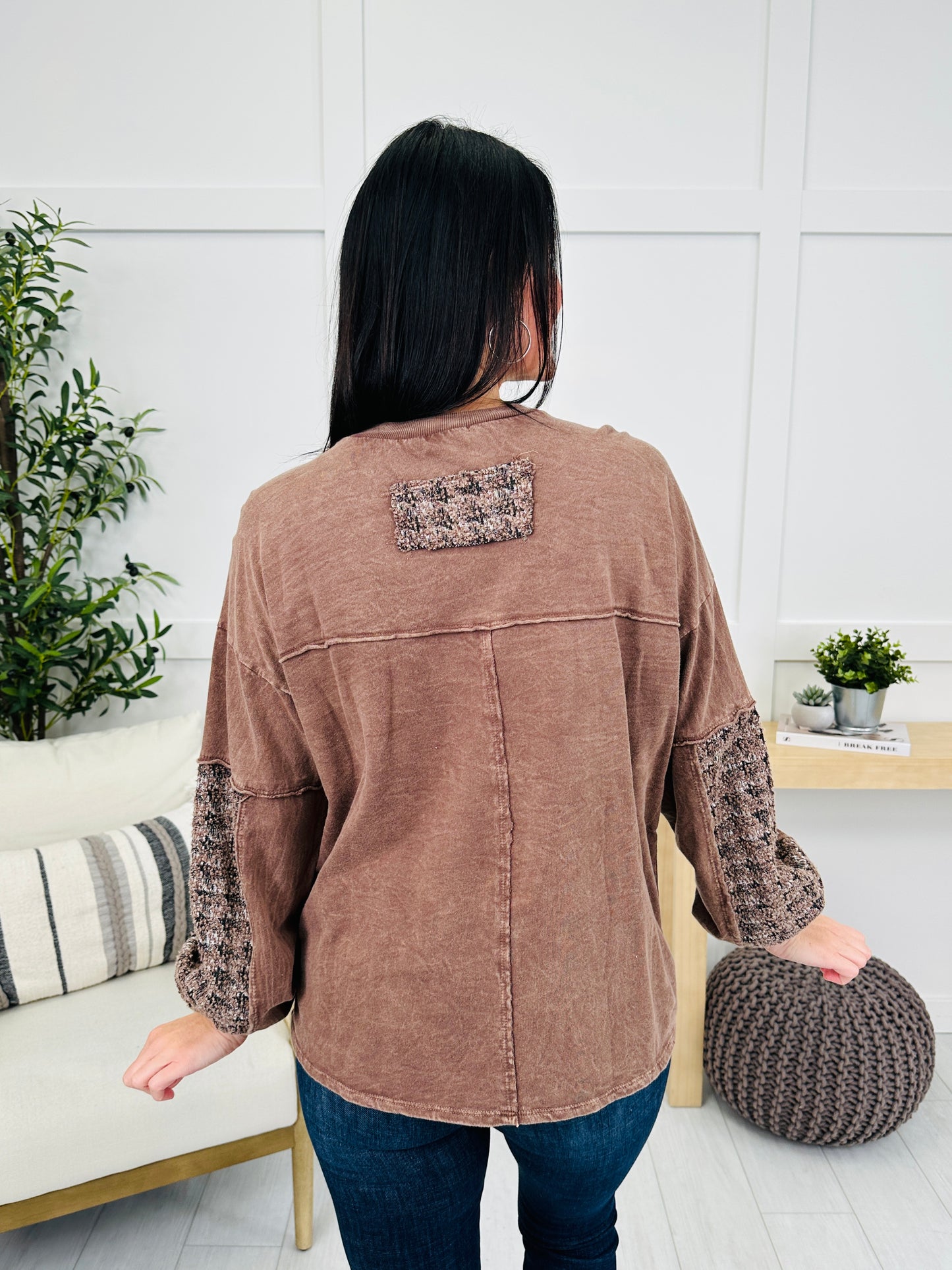 Under Fading Skies Pullover in Chocolate