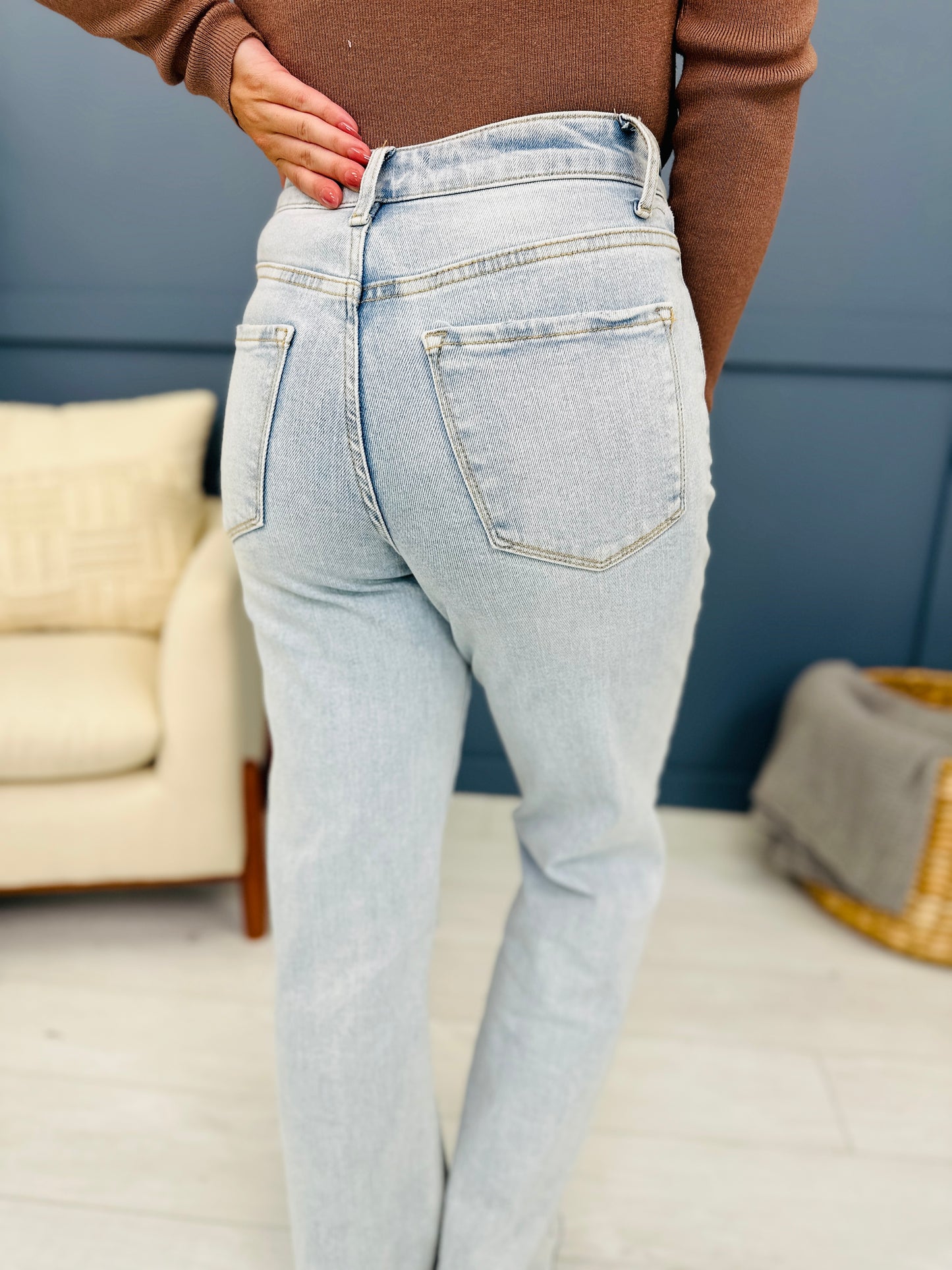 MOCO Exclusive Straight To It Straight Leg Tummy Control Jeans in Reg/Curvy