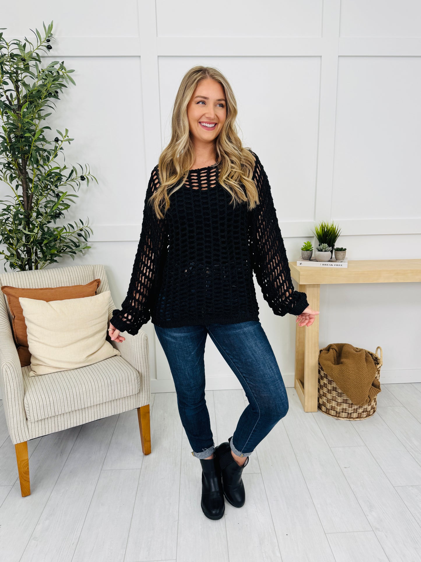 Airy Dream Top in Black