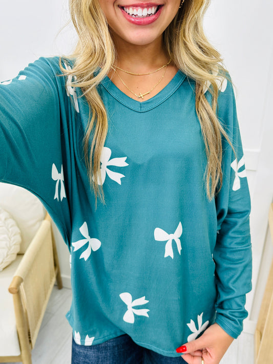 REG/CURVY Bow Kissed Top In Teal