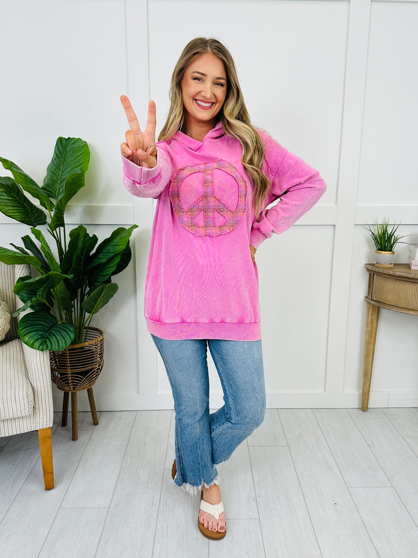 Peace Mode Sweatshirt in Pink