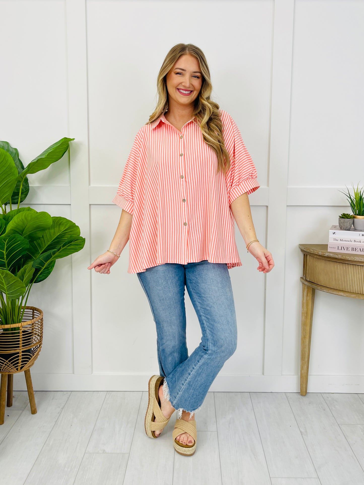 Linear Lounge Top In Coral