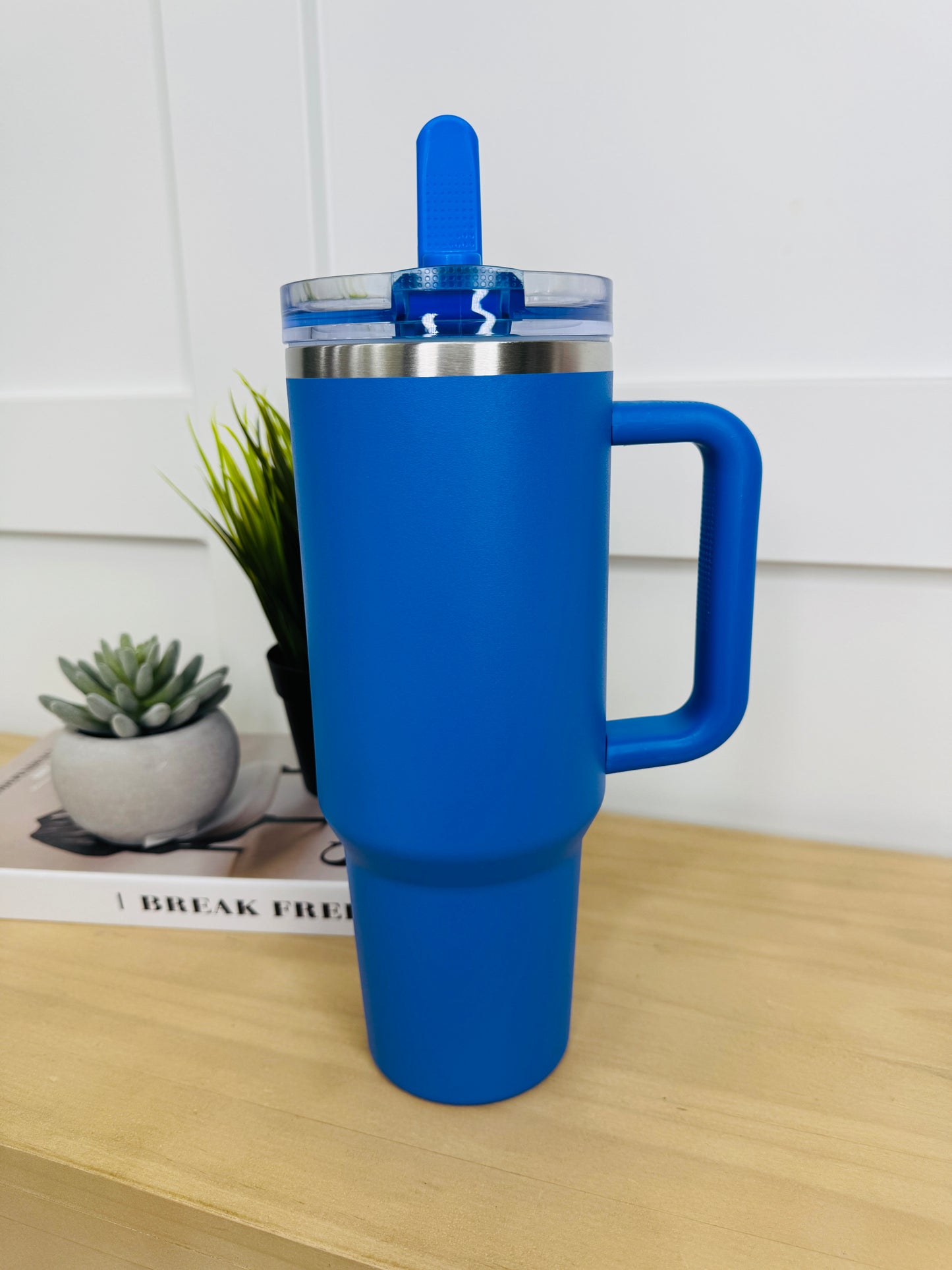 40oz Tumbler With Flip Straw- Multiple Colors!