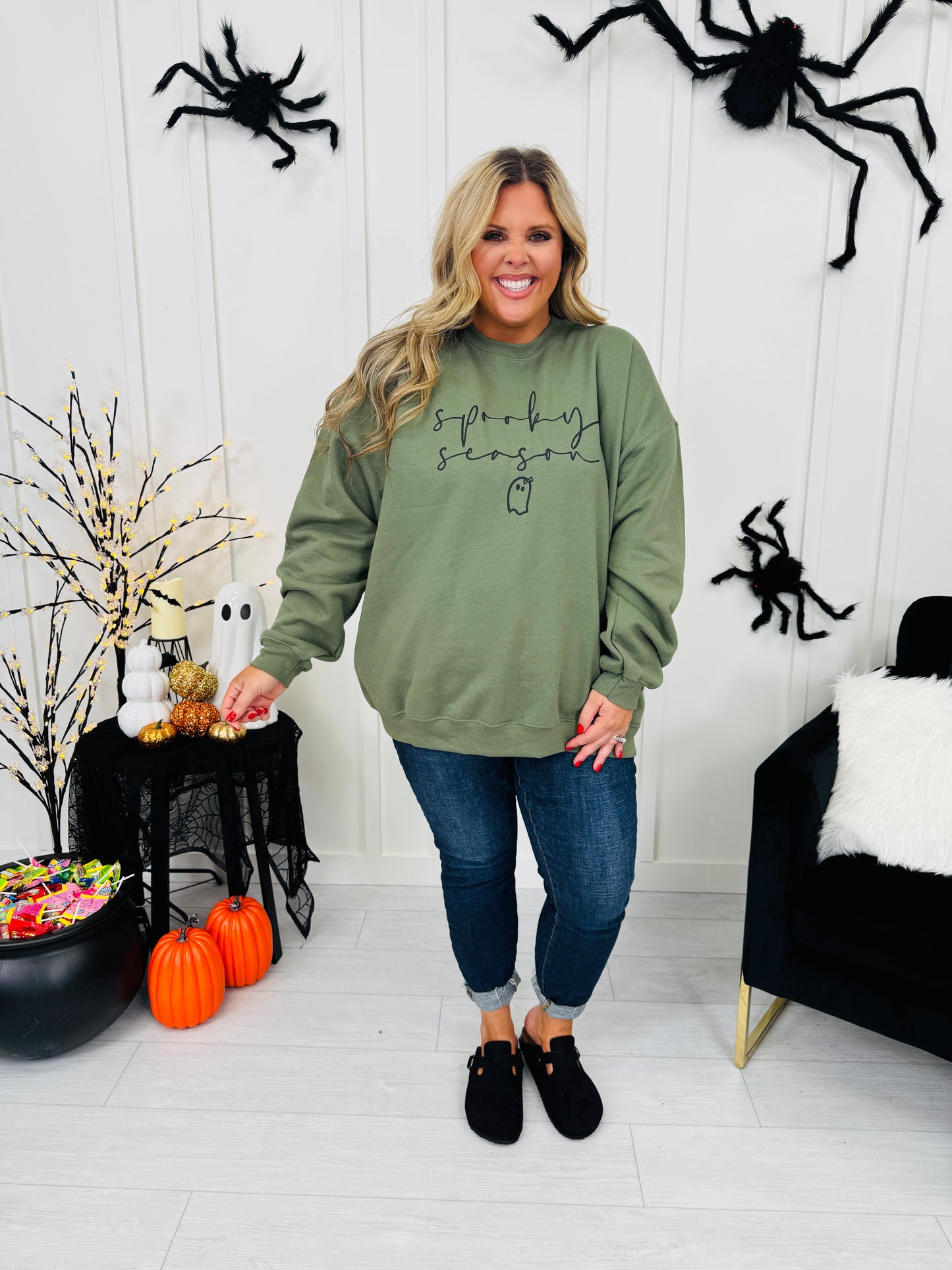 Spooky Season Graphic Crewneck Sweatshirt