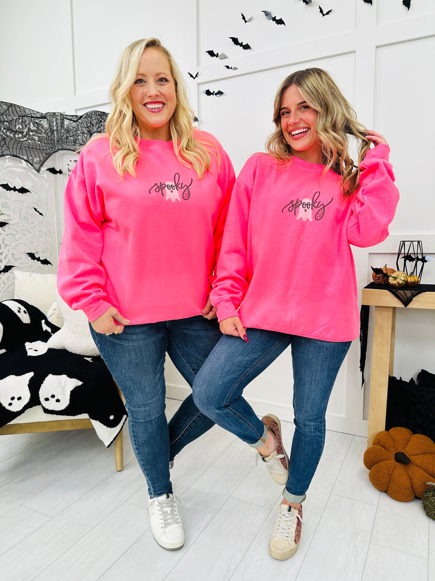 REG/CURVY Spooky Spirits Sweatshirt