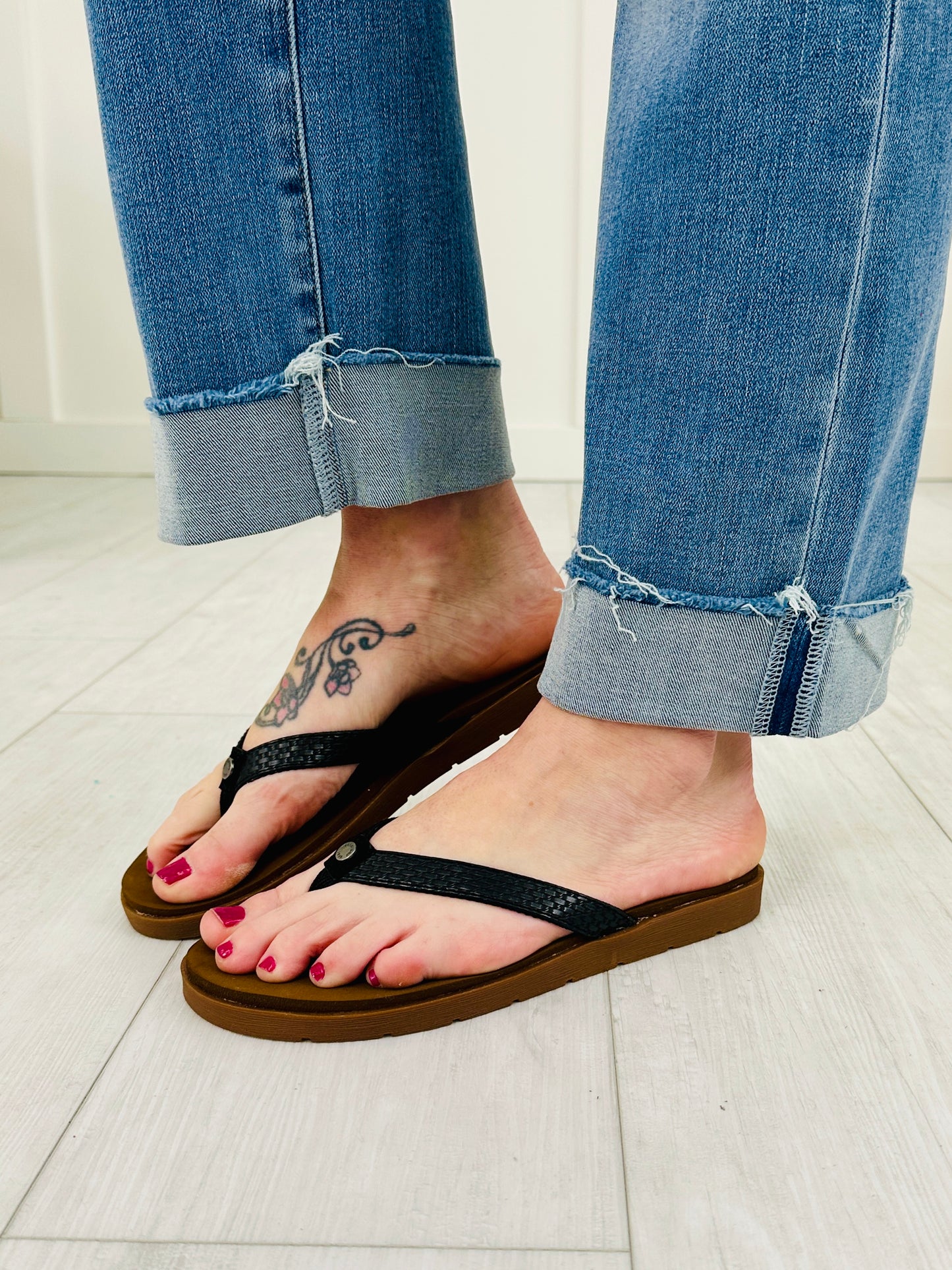 Salty Soles Flip Flops In Black