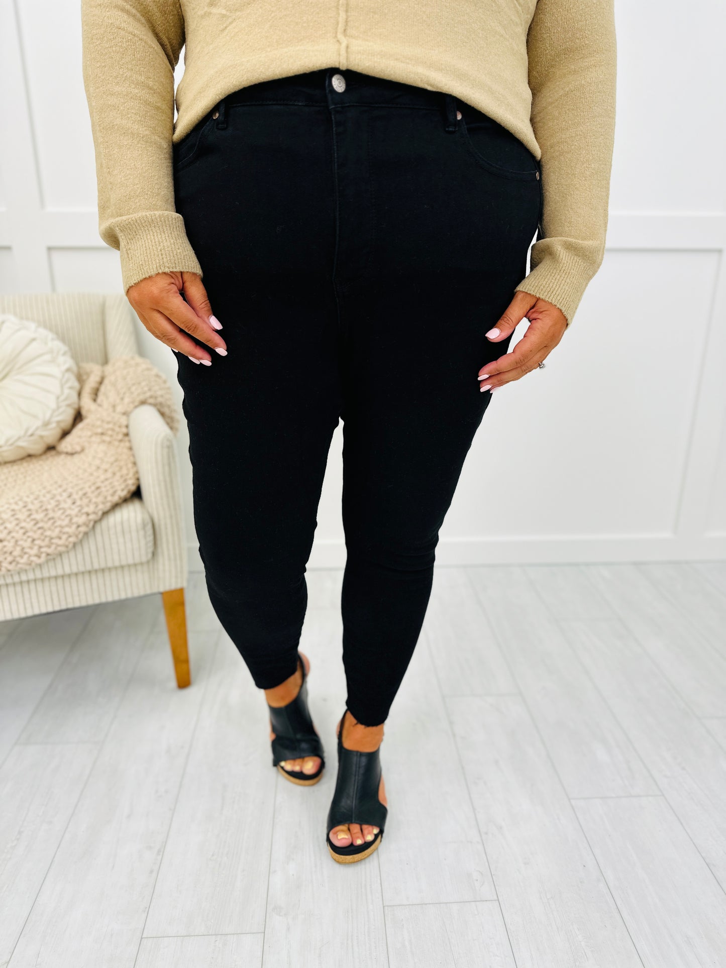 Judy Blue The Trifecta 3.0 Tummy Control And Butt Lifting Skinny Jeans in Black in REG/CURVY