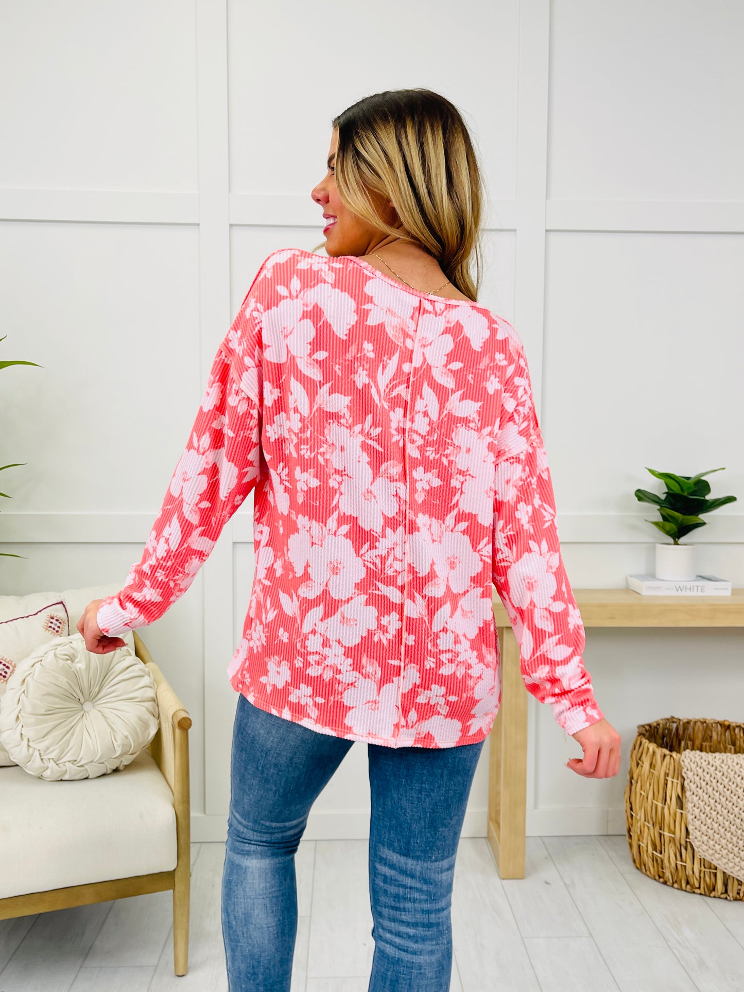 Pretty In Bloom Top In Coral