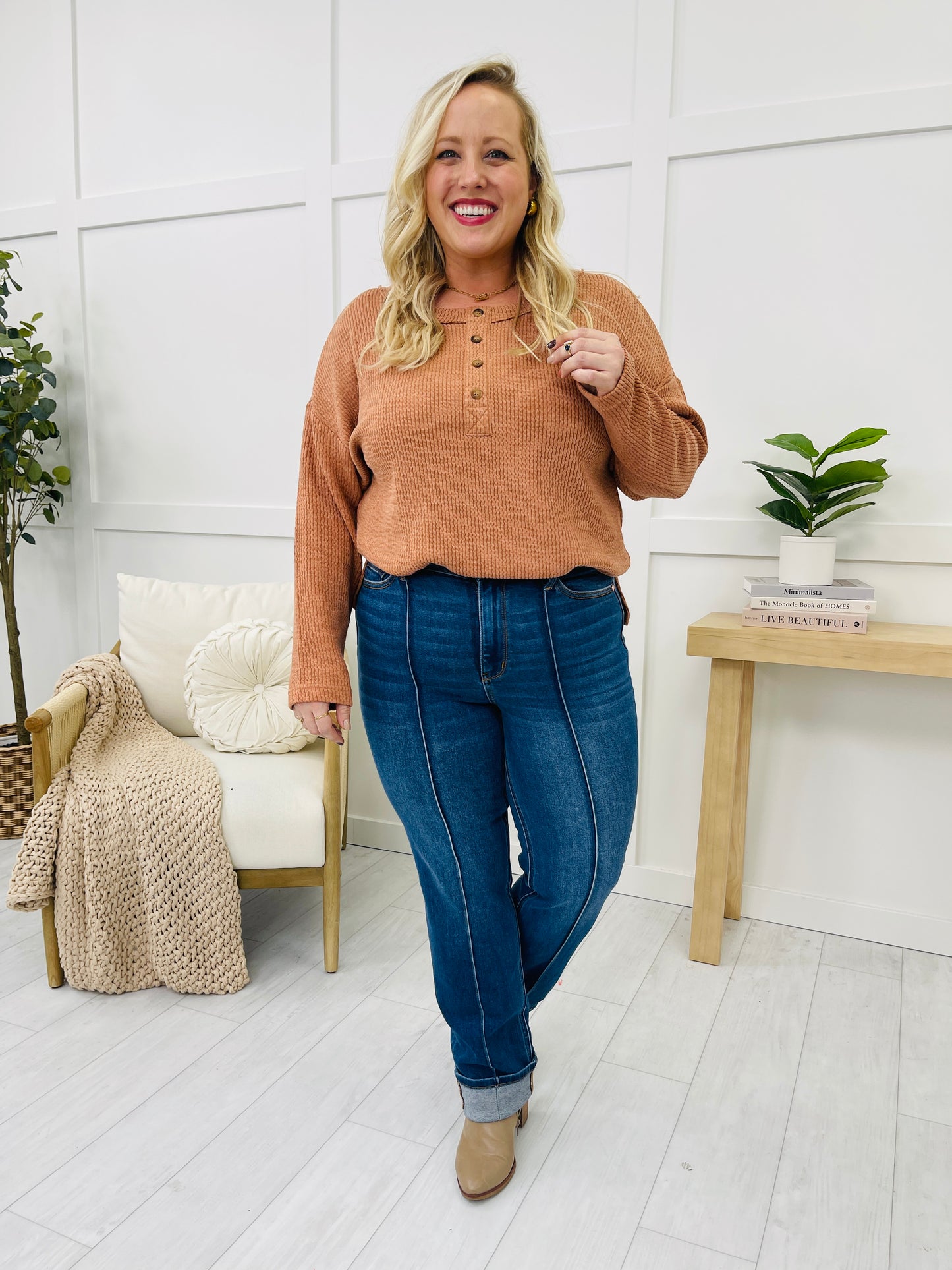 Judy Blue Waiting for You Cuffed Straight Leg Jeans in Reg/Curvy