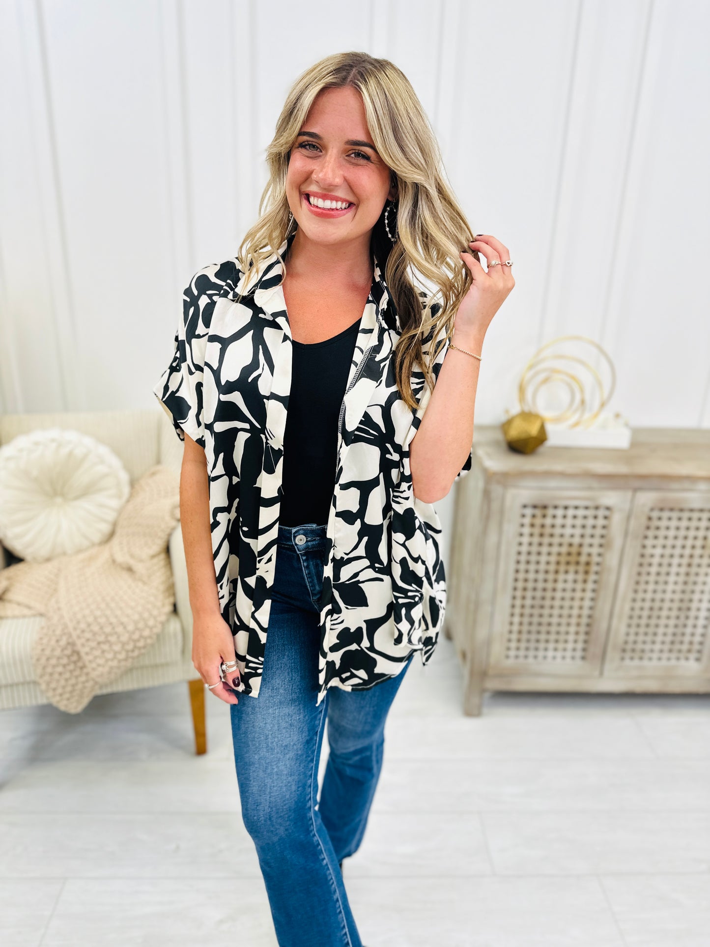 REG/CURVY Flirting With Florals Top