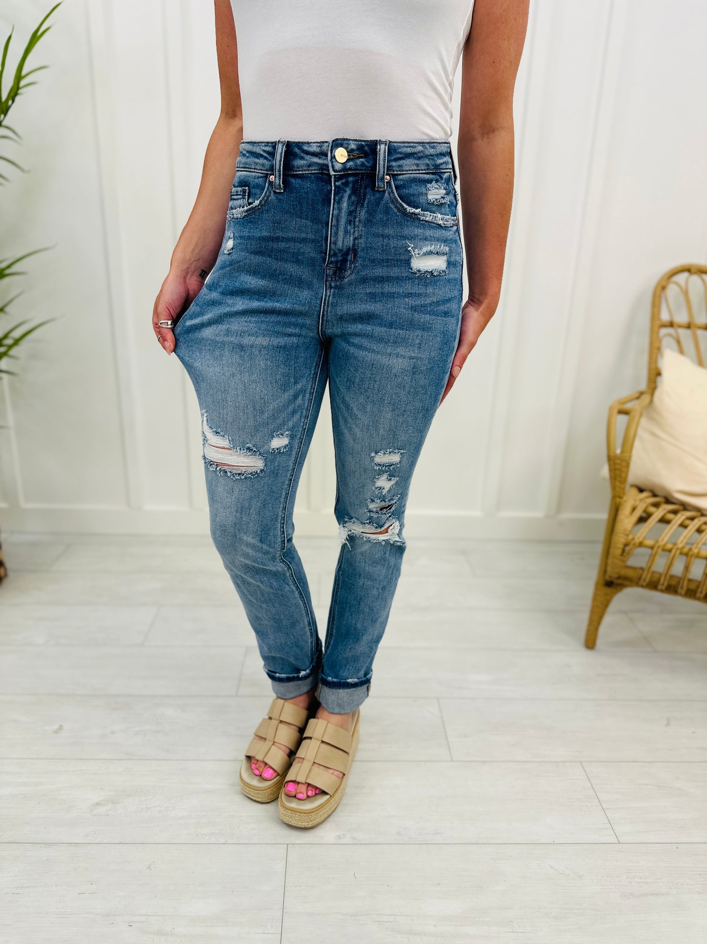 Mica REG/CURVY Good Luck Straight Leg Jeans