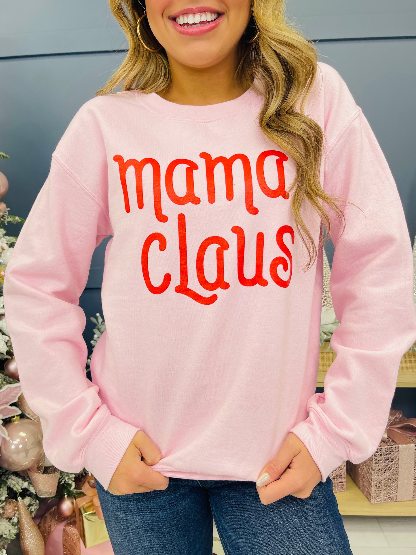 REG/CURVY Mama Claus Graphic Crewneck