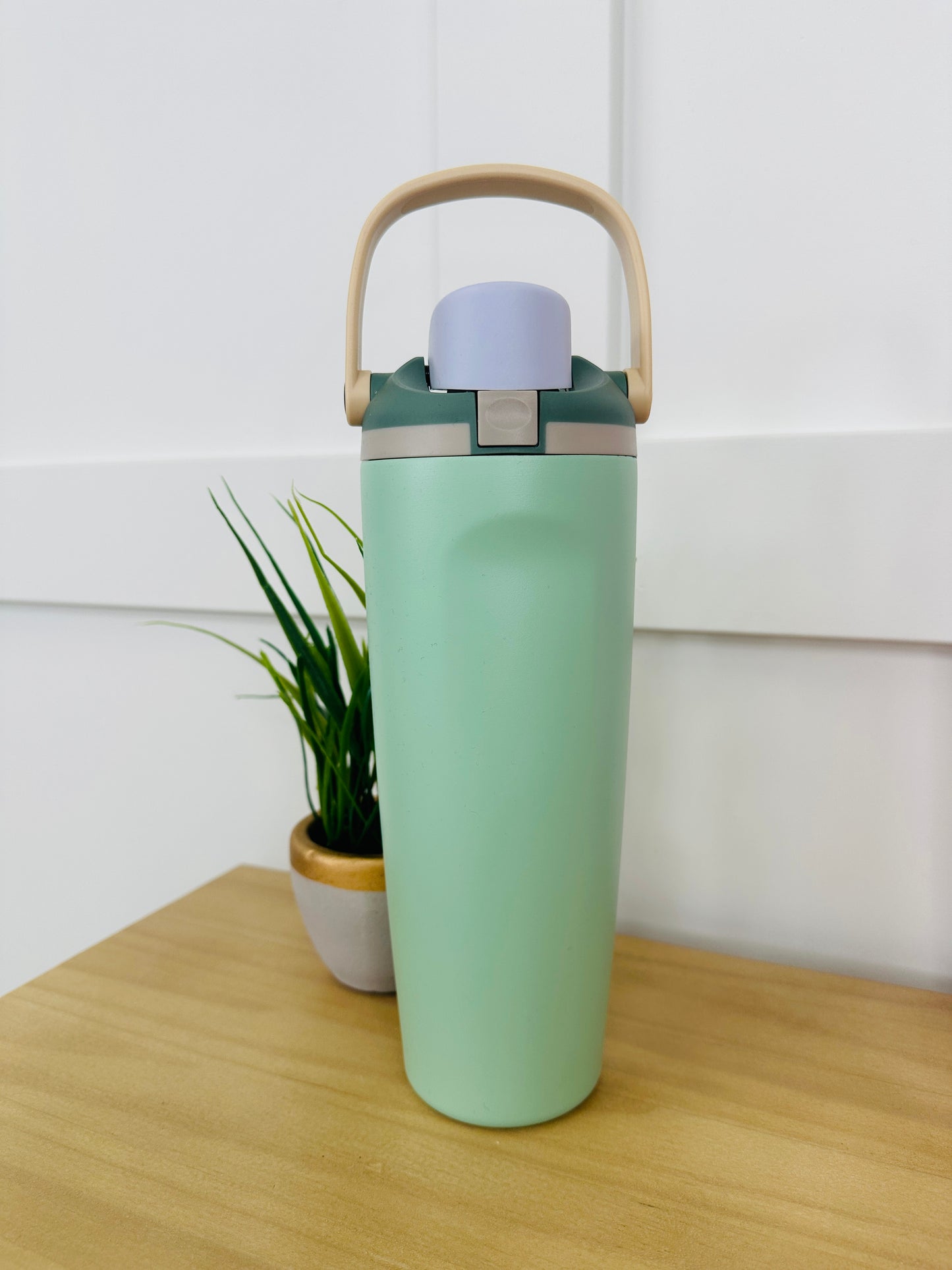 30oz Multicolor Water Bottle- Multiple Colors!