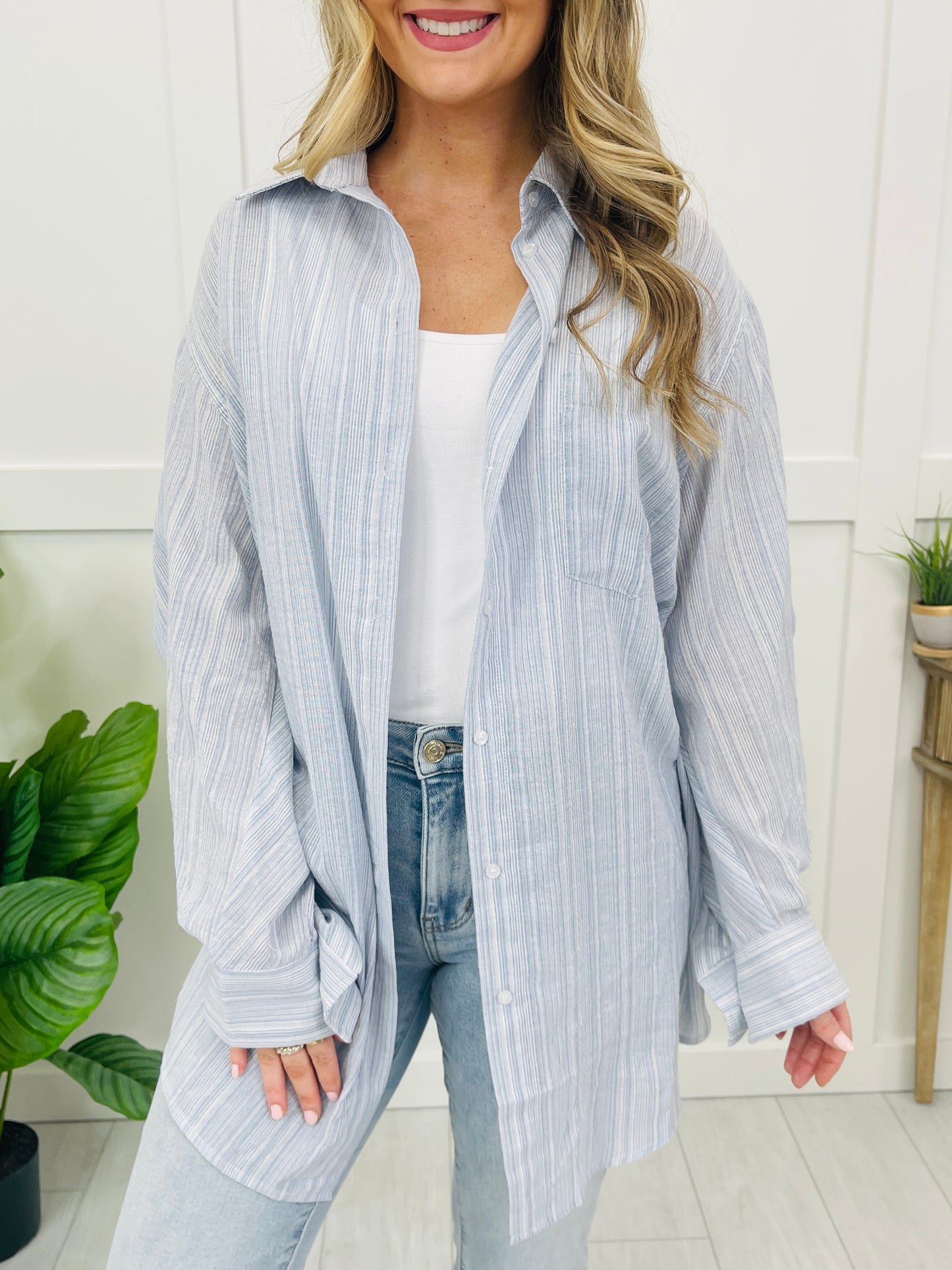 Blurred Horizons Top In Blue