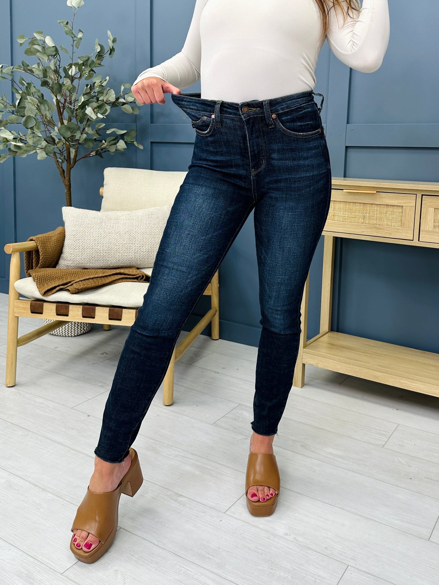 Judy Blue The Trifecta Tummy Control And Butt Lifting Skinny Jeans in REG/CURVY