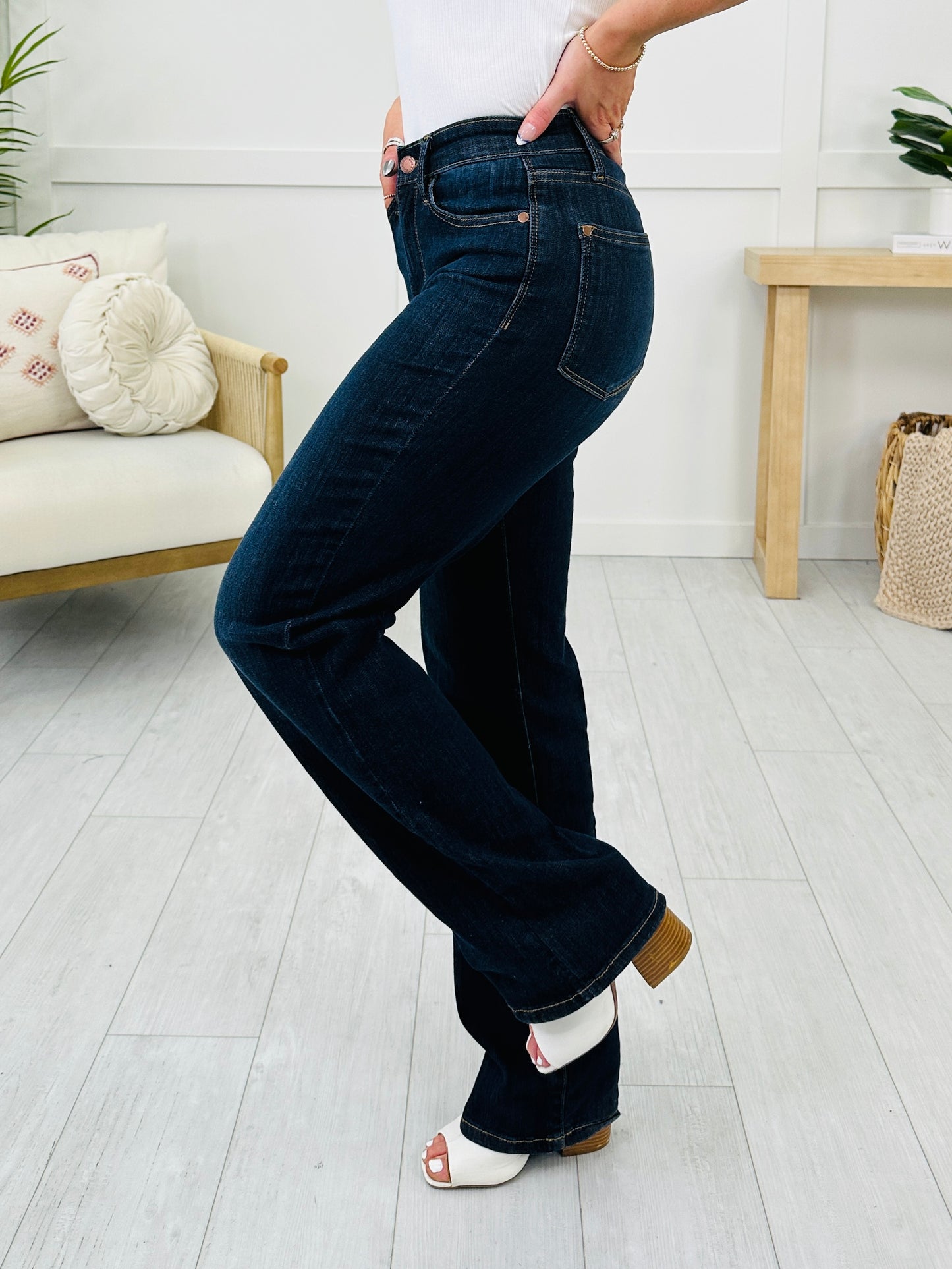 Judy Blue REG/CURVY Set The Record Straight Jeans