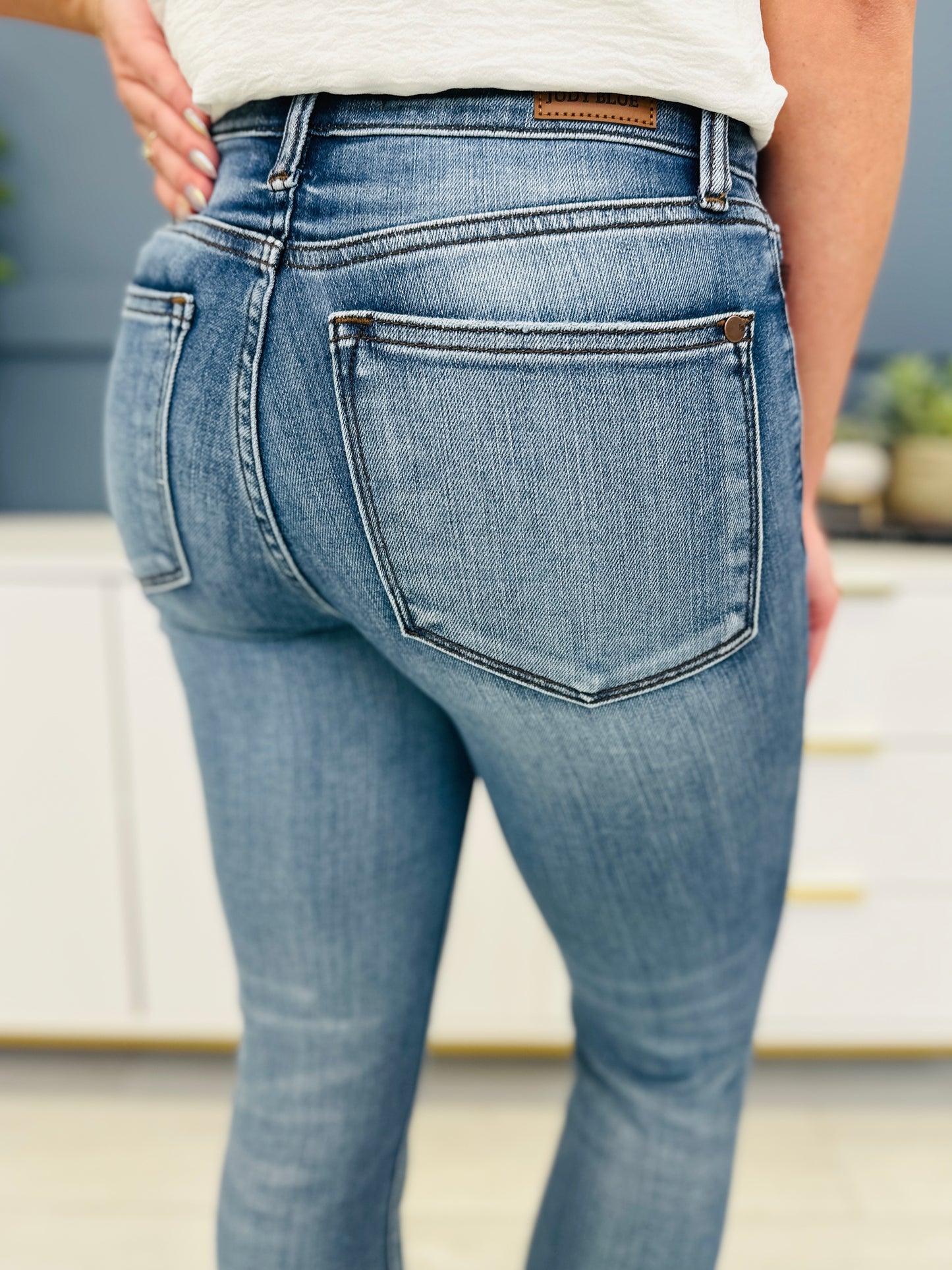 Restock! Judy Blue REG/CURVY Go Against The Grain Capri Jeans