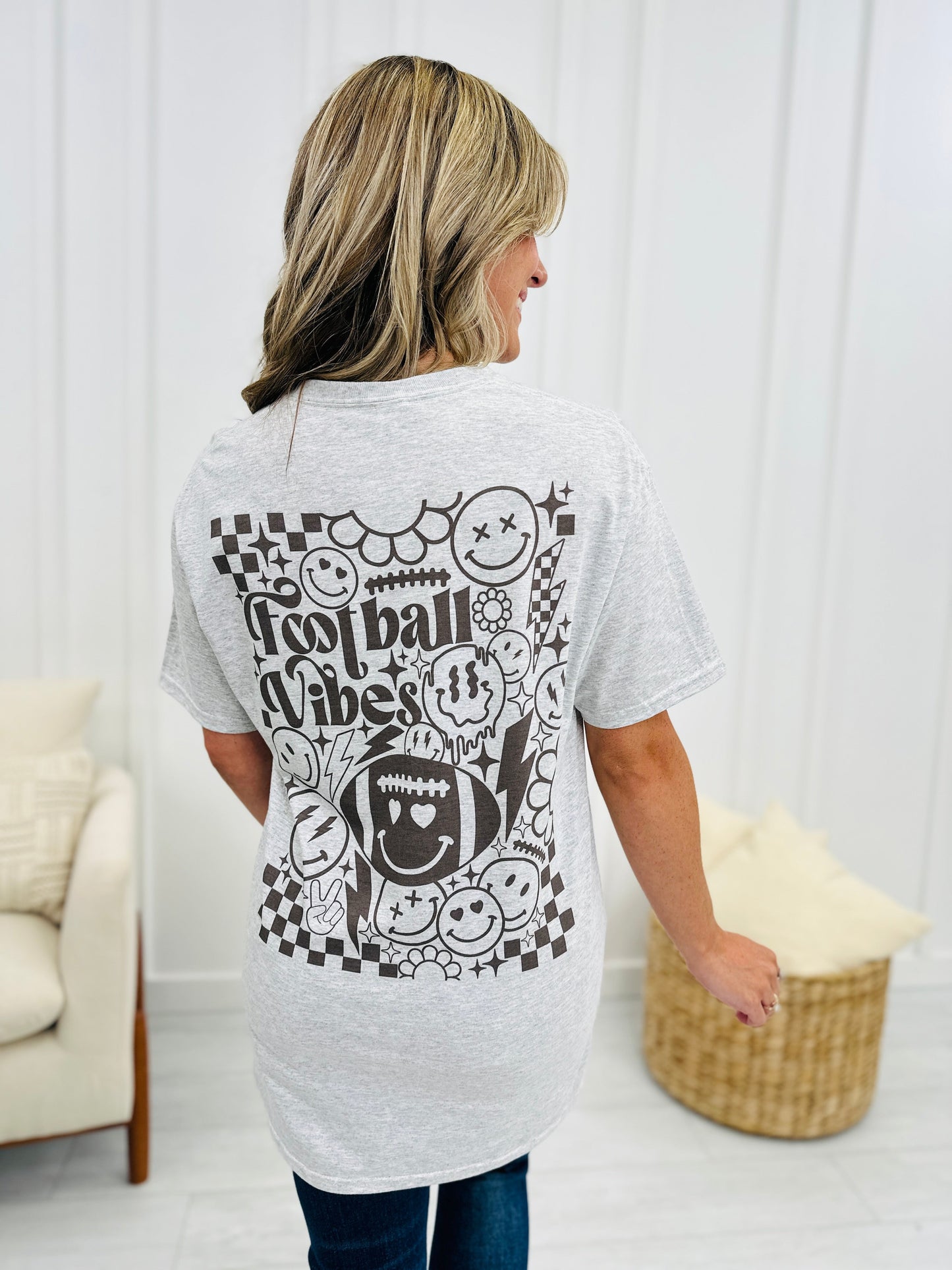 REG/CURVY Football Vibes Graphic Tee