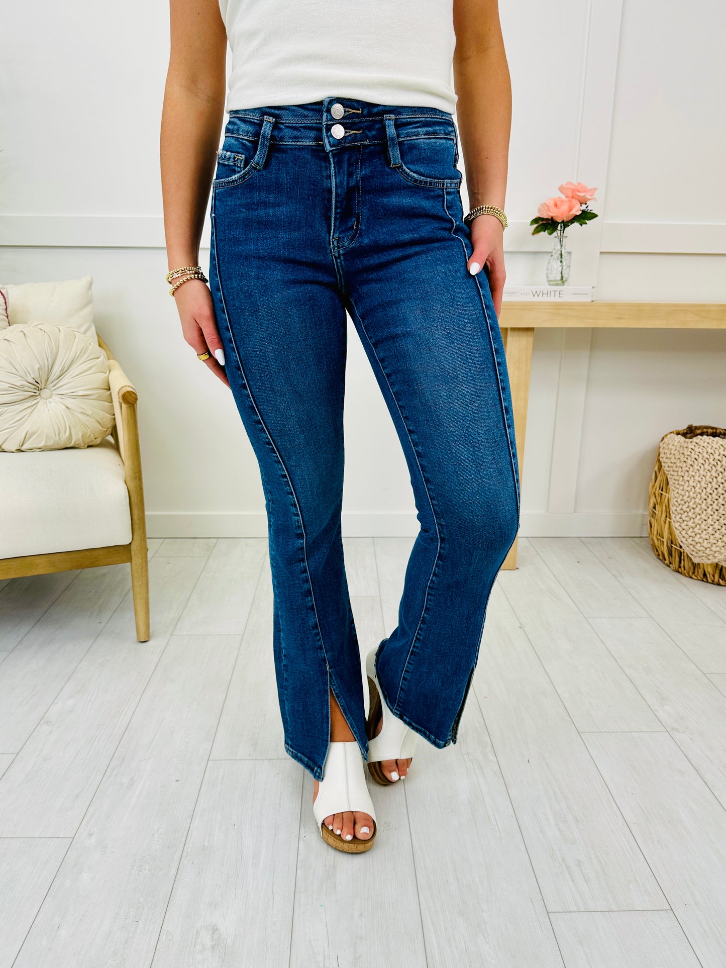 Lovervet REG/CURVY Front and Center Flare Jeans