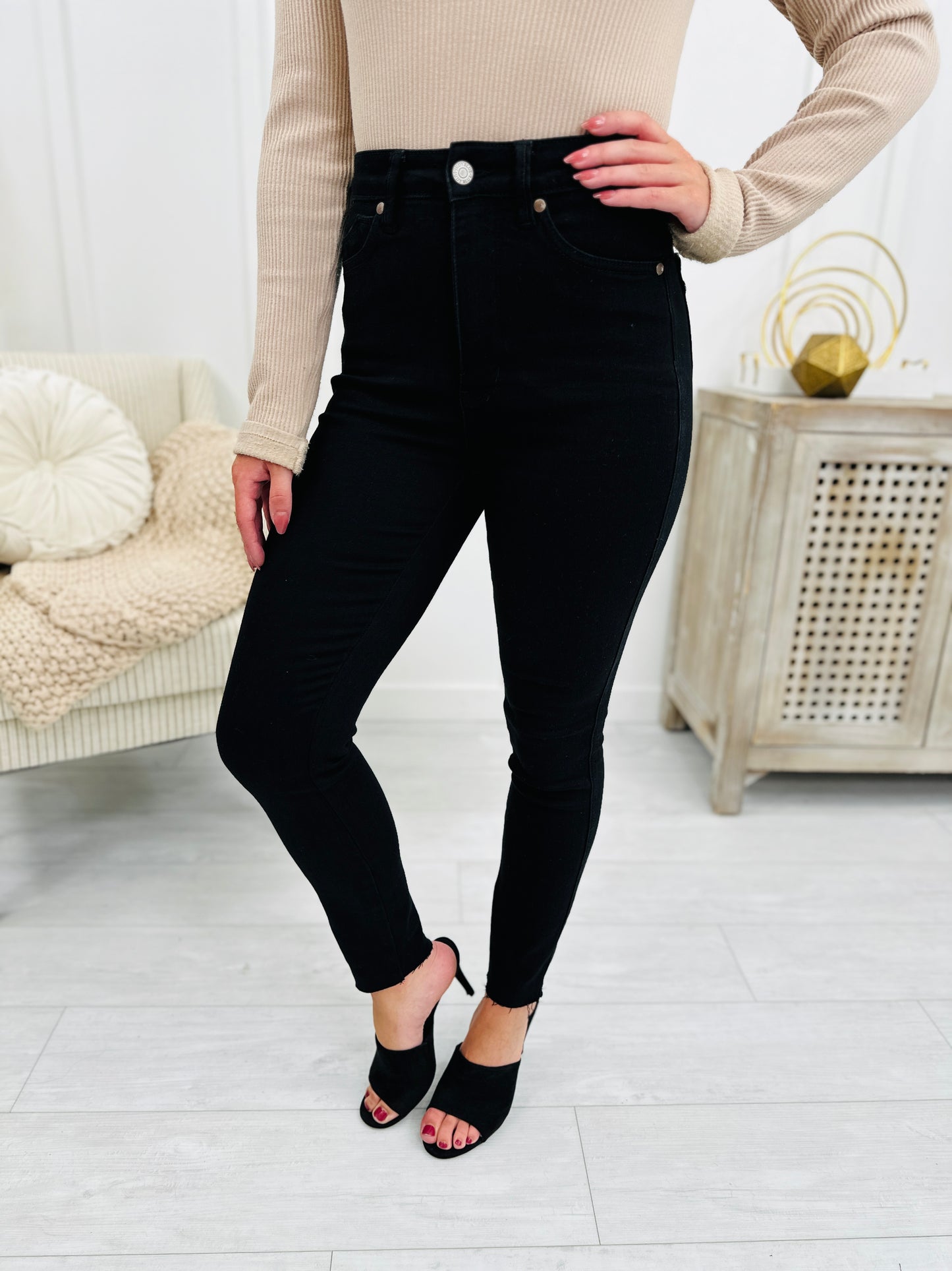 Judy Blue The Trifecta 3.0 Tummy Control And Butt Lifting Skinny Jeans in Black in REG/CURVY