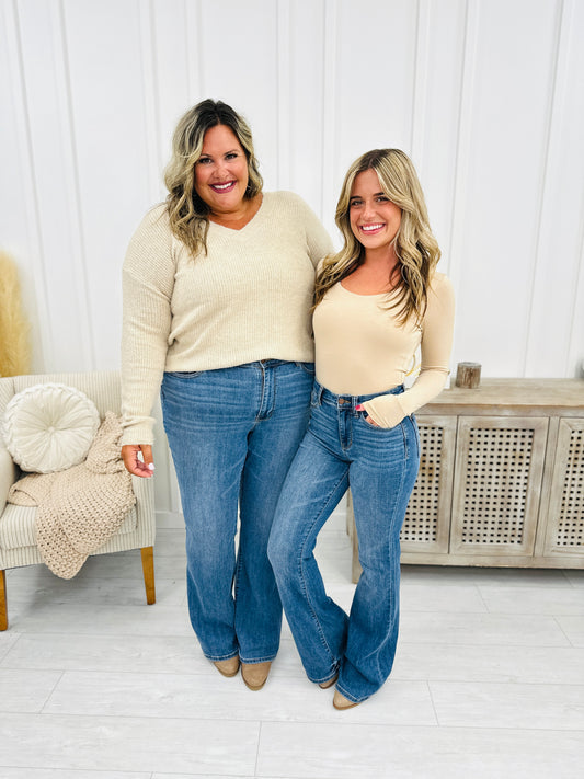 Judy Blue Twist and Shout Classic Flare Jeans in Reg/Curvy