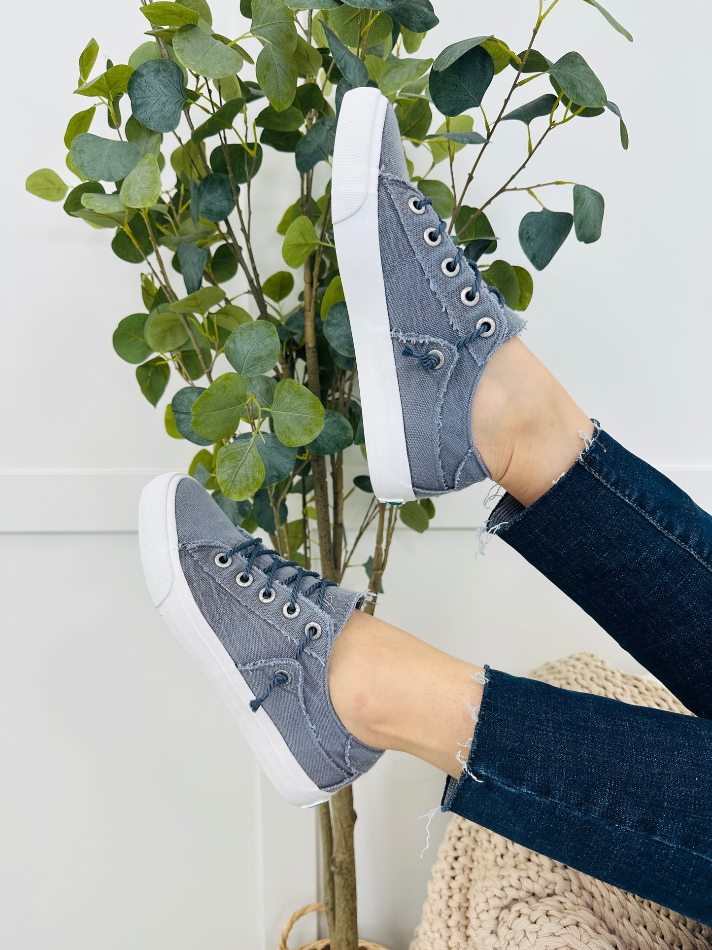 Weekender Walks Sneakers In Newport Blue