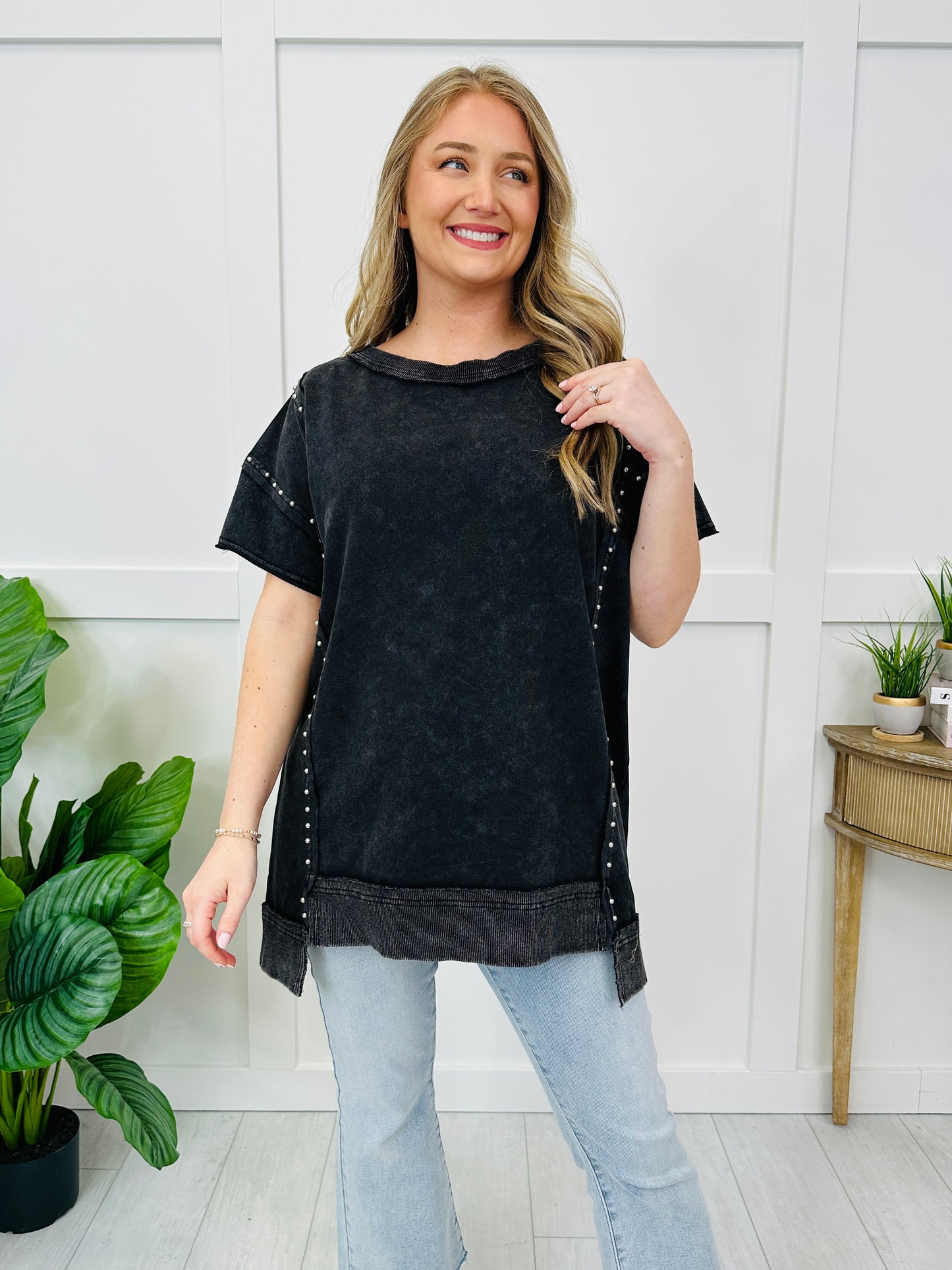 Sunwashed Mood Top In Black