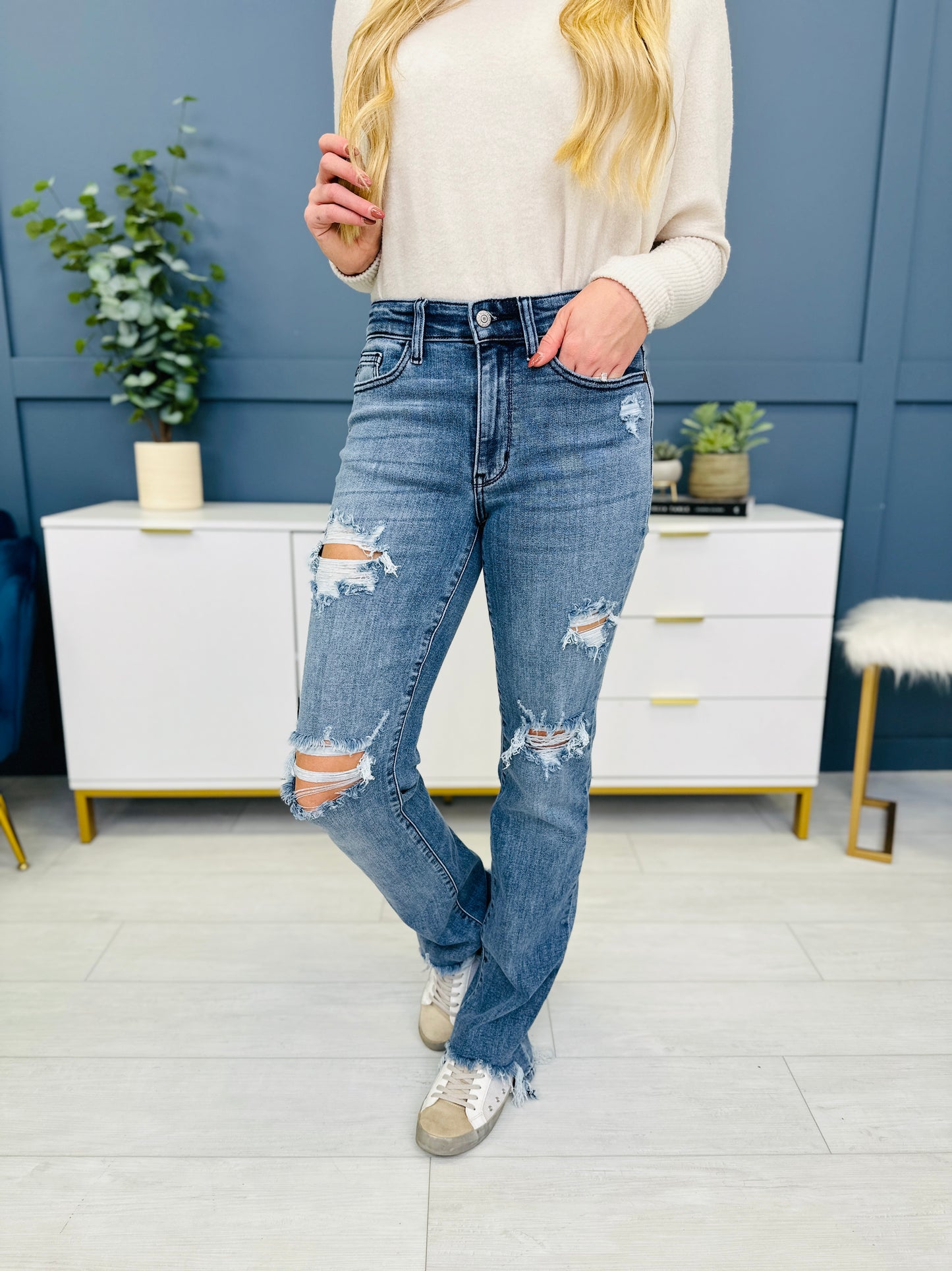 Judy Blue REG/CURVY Get Something Straight Mid Rise Jeans