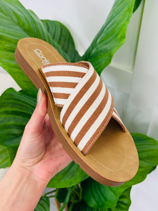 Dockside Dash Sandals In Tan Stripe