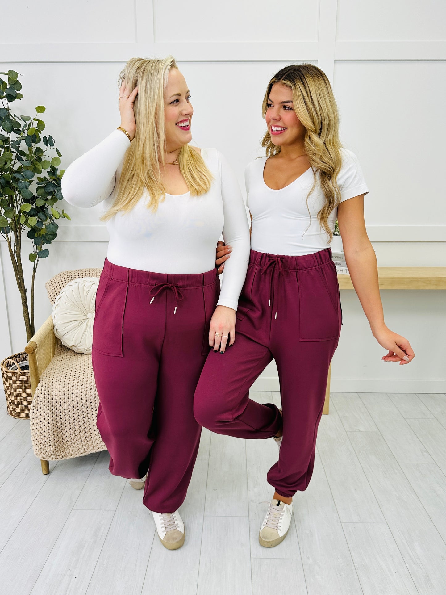 REG/CURVY Merlot Moves Joggers