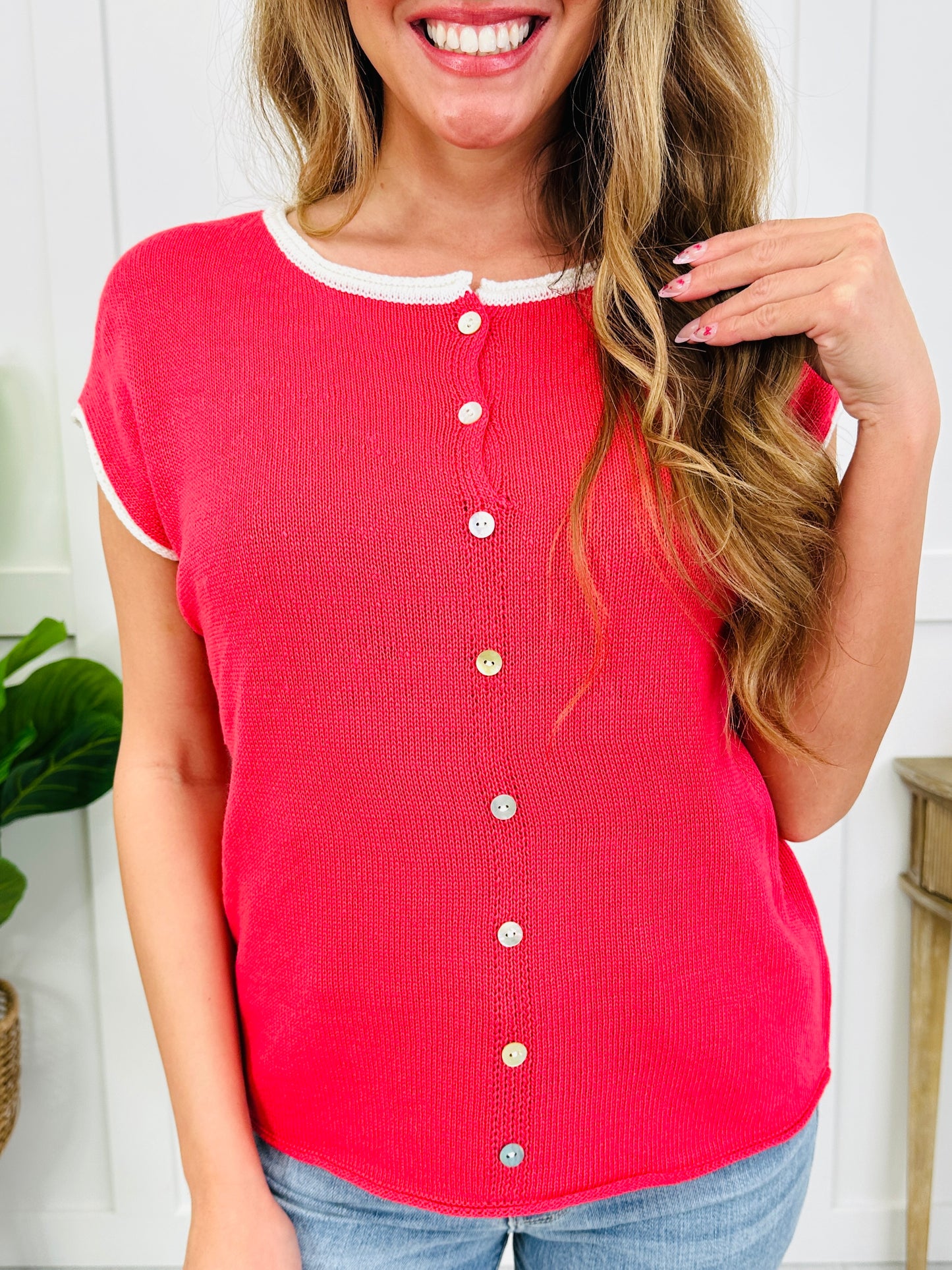 Daydream Button Top In Red