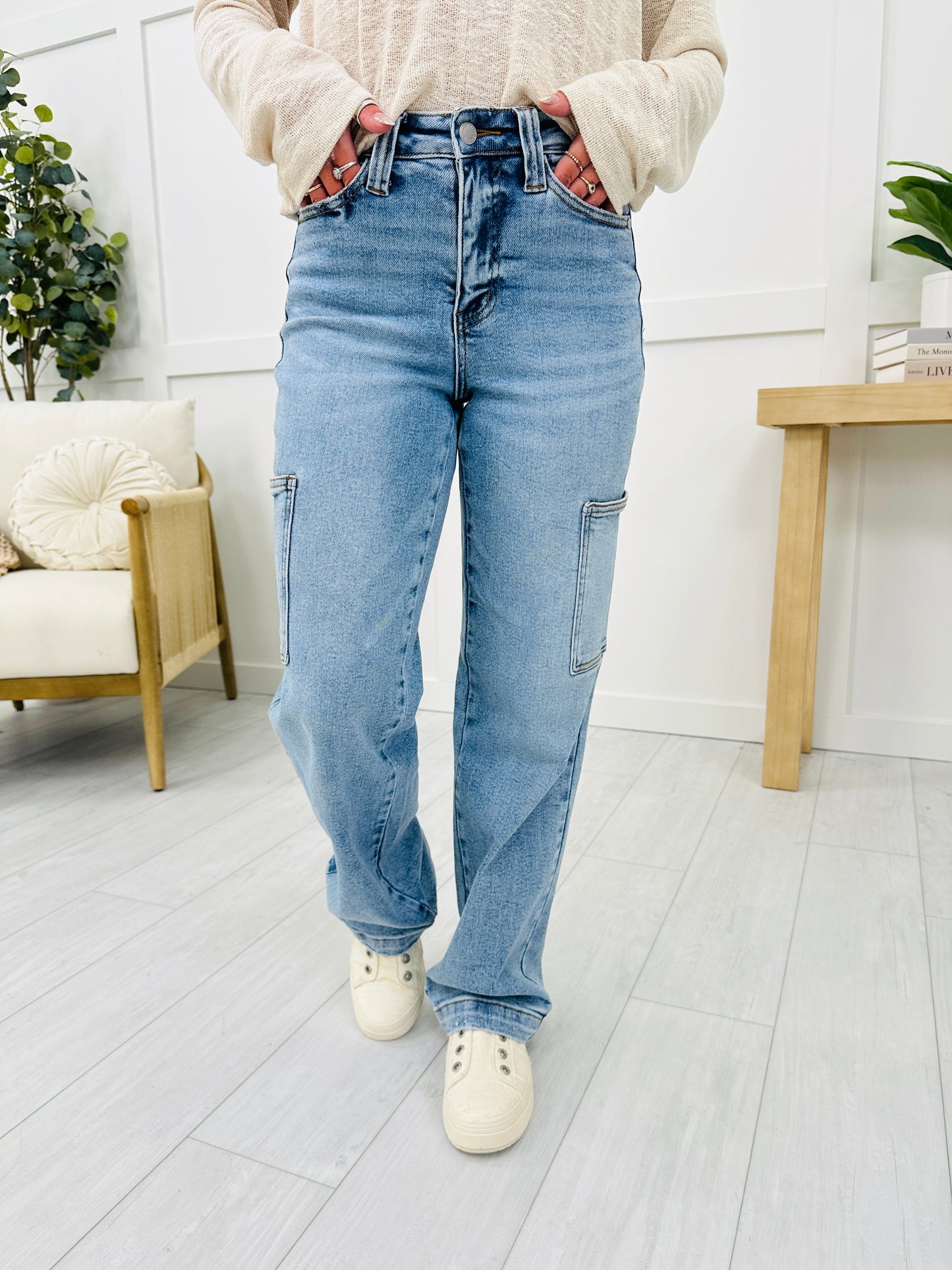 Judy Blue You've Got A Fast Cargo Wide Leg Jeans in Reg/Curvy