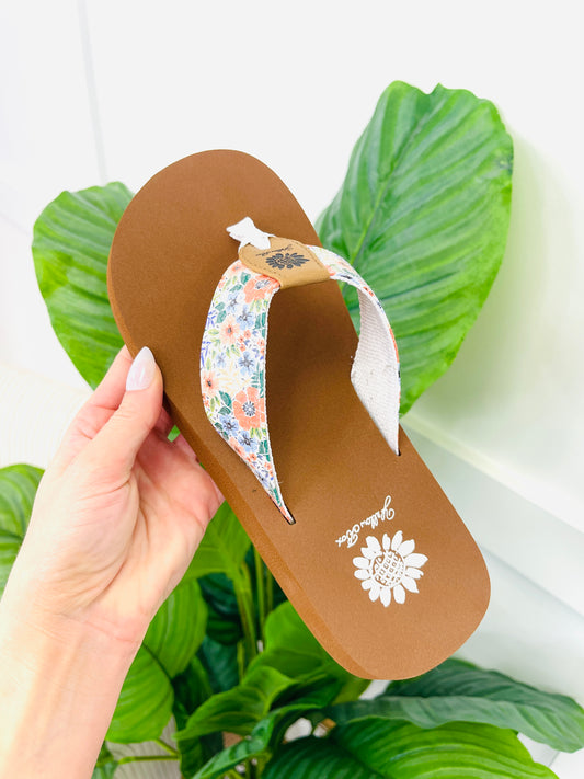 Fresh Bloom Flip Flops In White