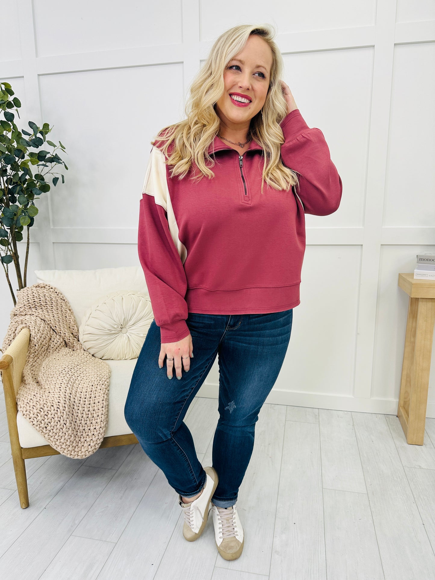 REG/CURVY Raspberry Rush Pullover