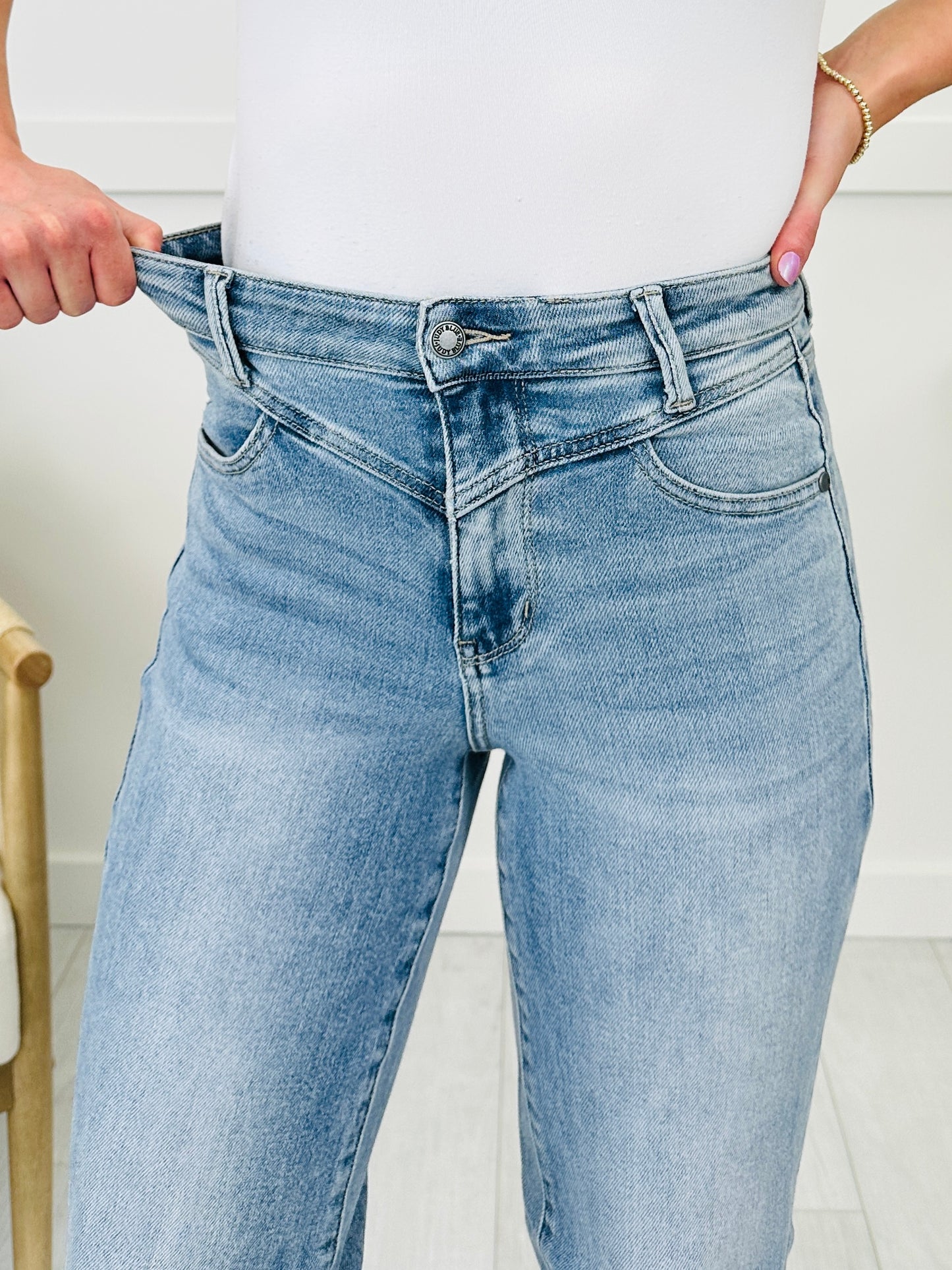 Judy Blue Eyes Wide Open Wide Leg Jeans in Reg/Curvy