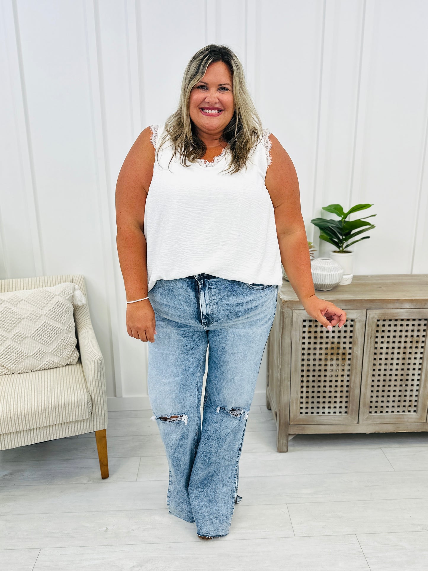 Risen Side by Side Straight Leg Jeans in Reg/Curvy