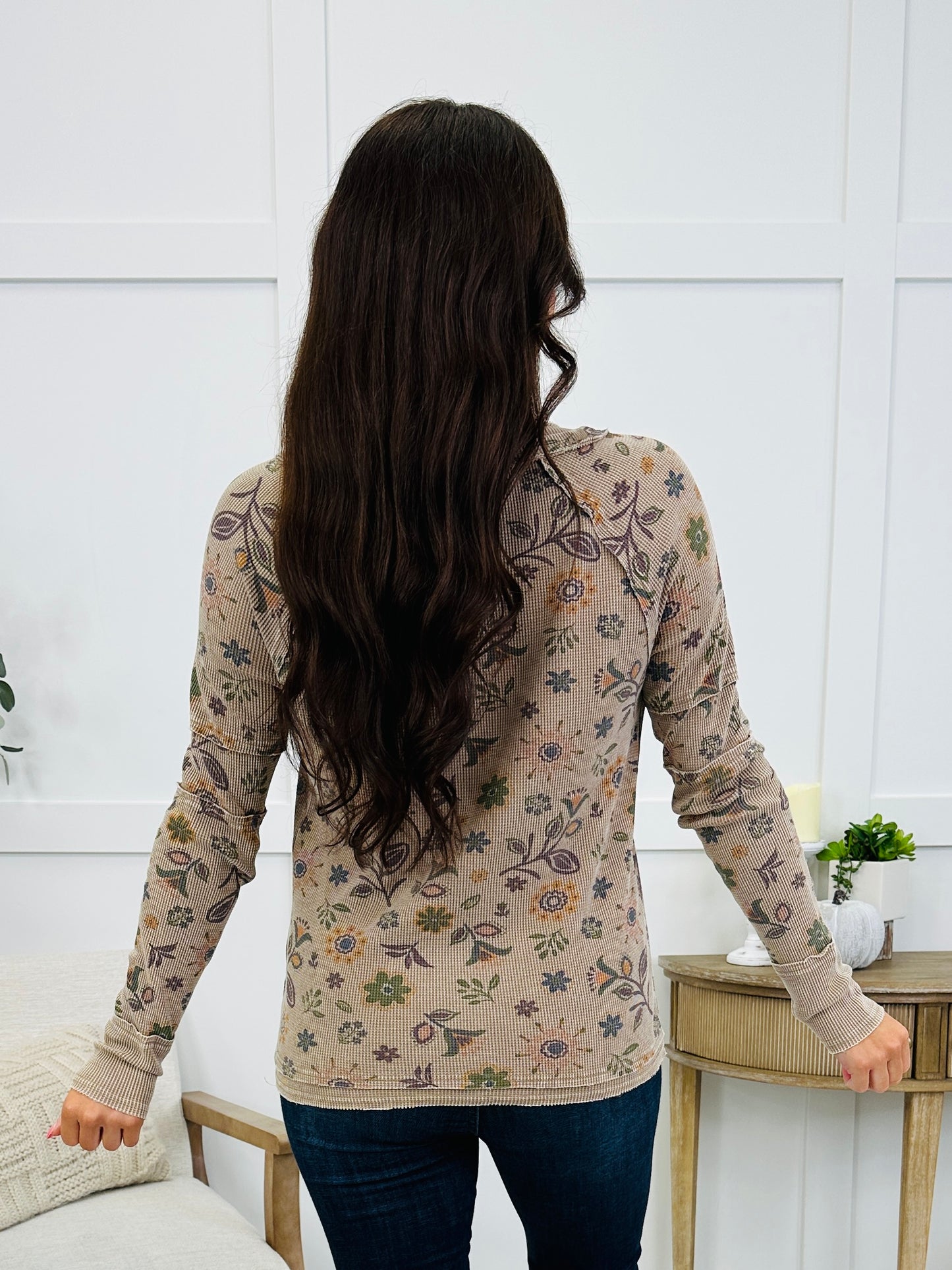 Wildflower Weekend Top In Mocha