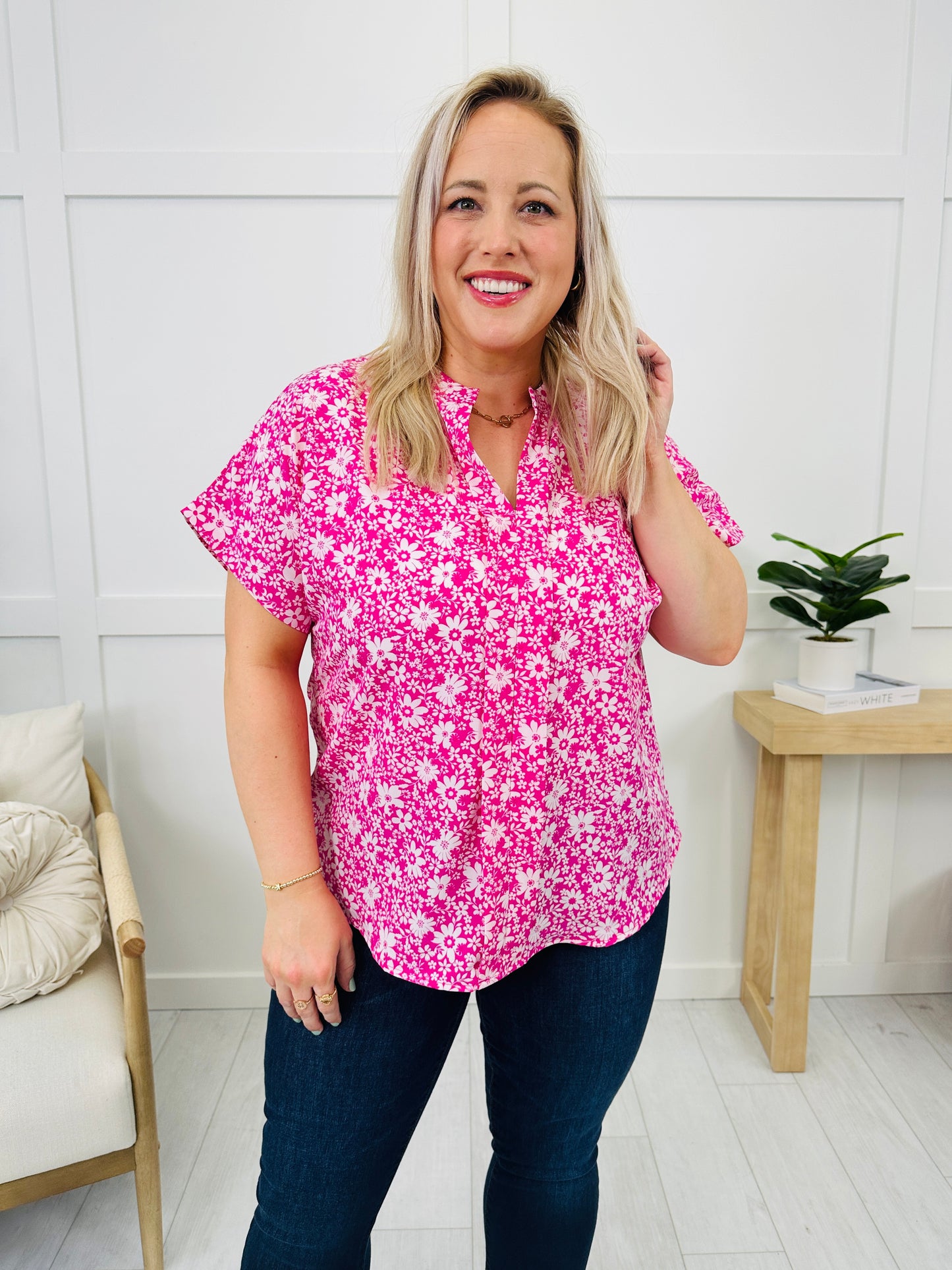 REG/CURVY Spring Into Action Top