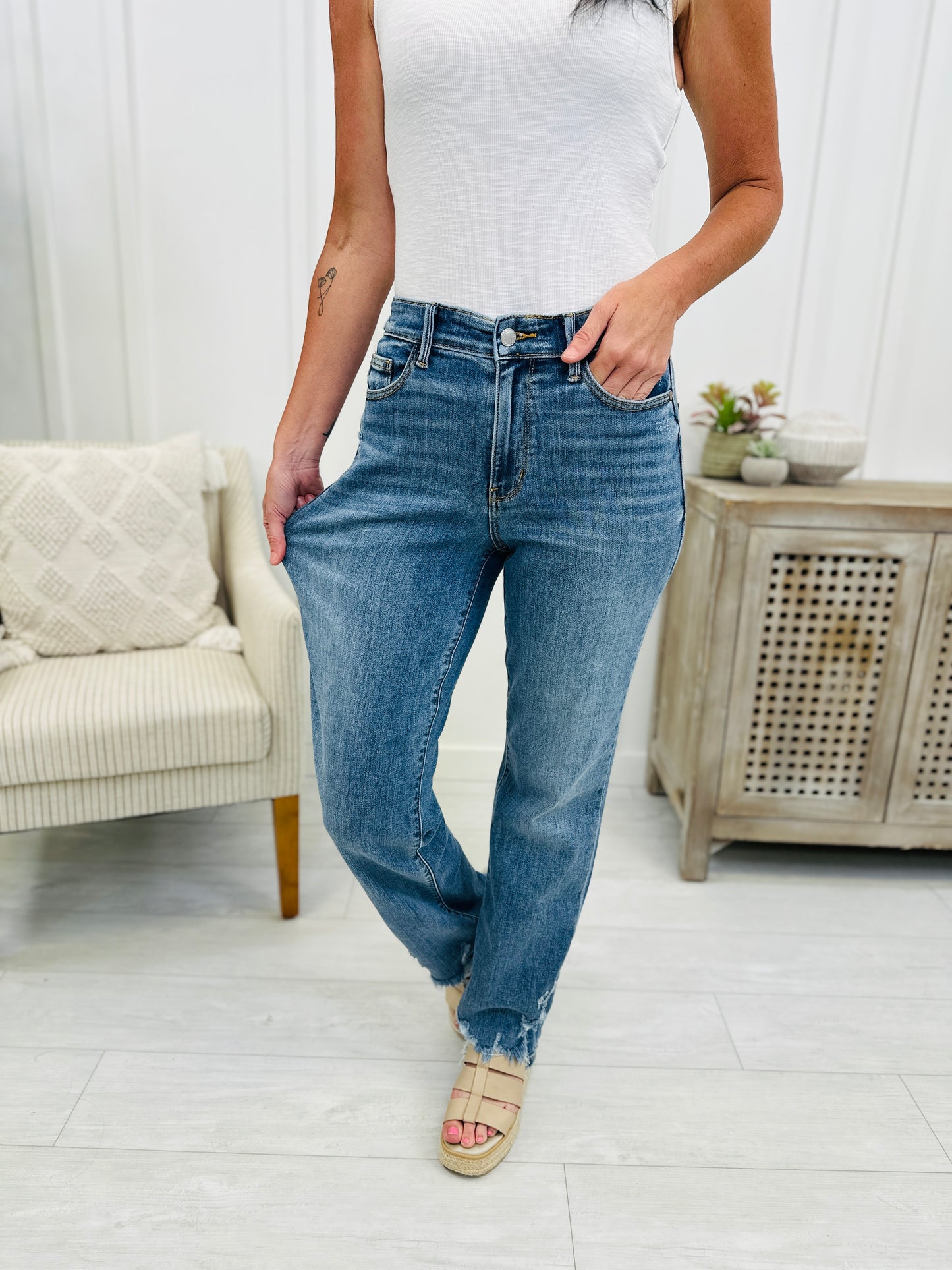 Judy Blue Straight to You Straight Leg Jeans in Reg/Curvy